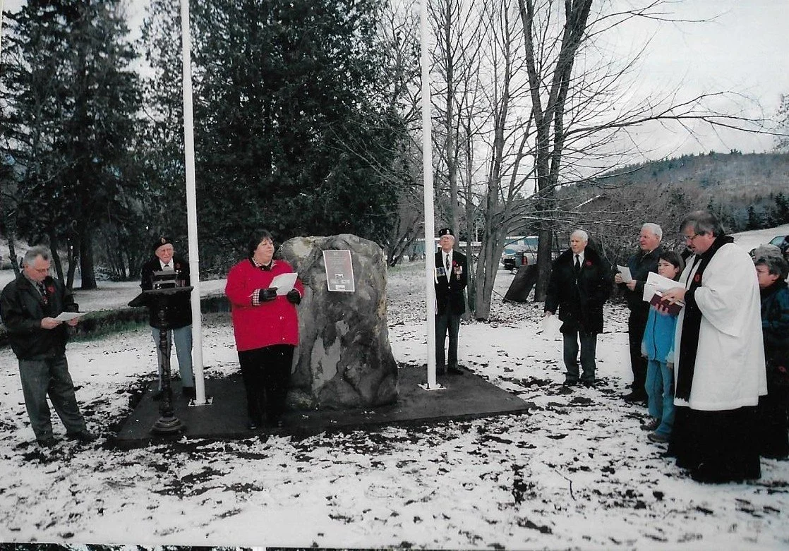 Rememberance Day 2004 -4.jpg