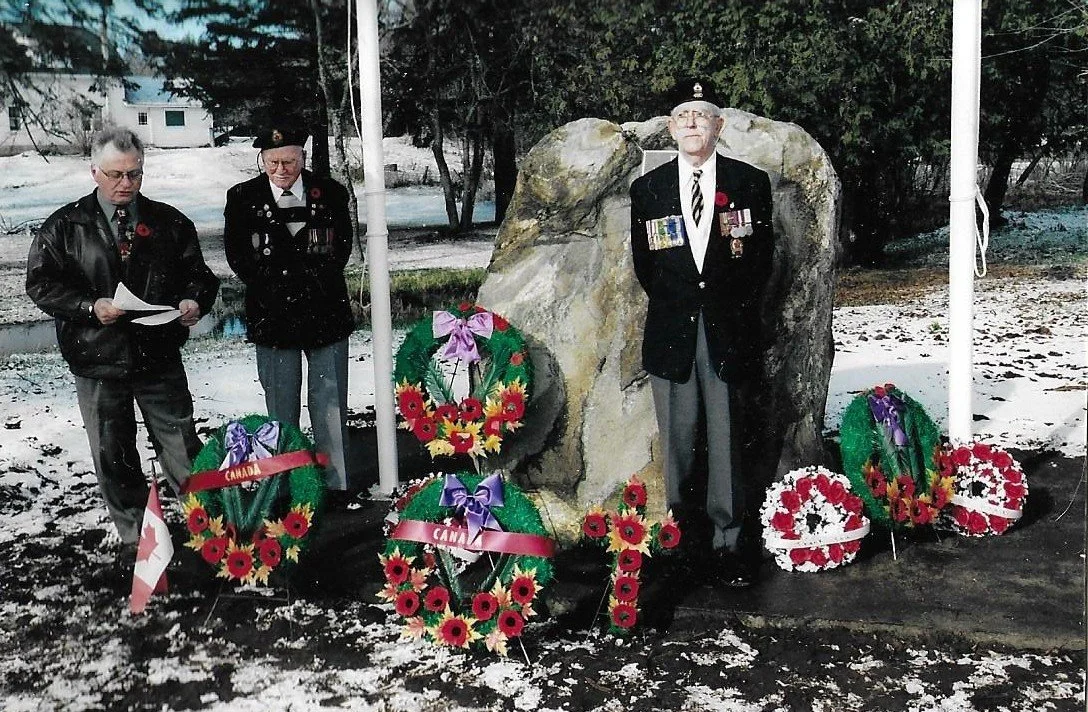 Rememberance Day 2004 -3.jpg