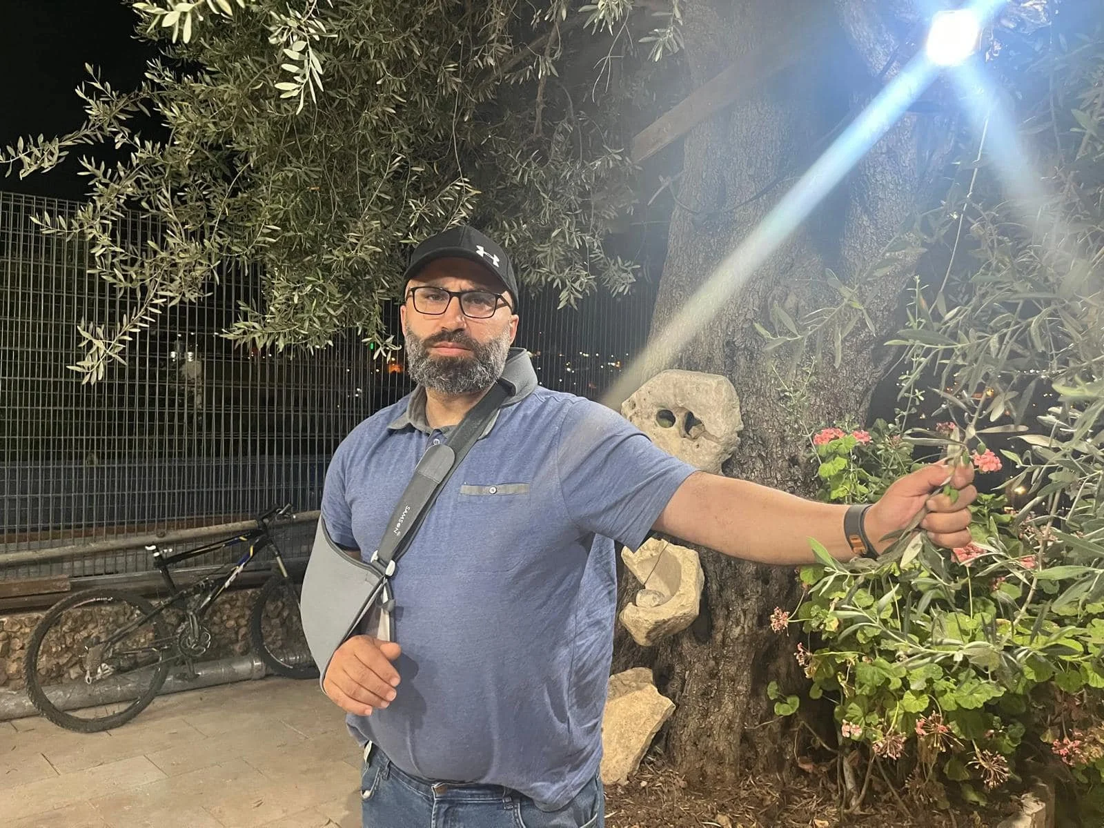 HRD Issa Amro attacked, beaten