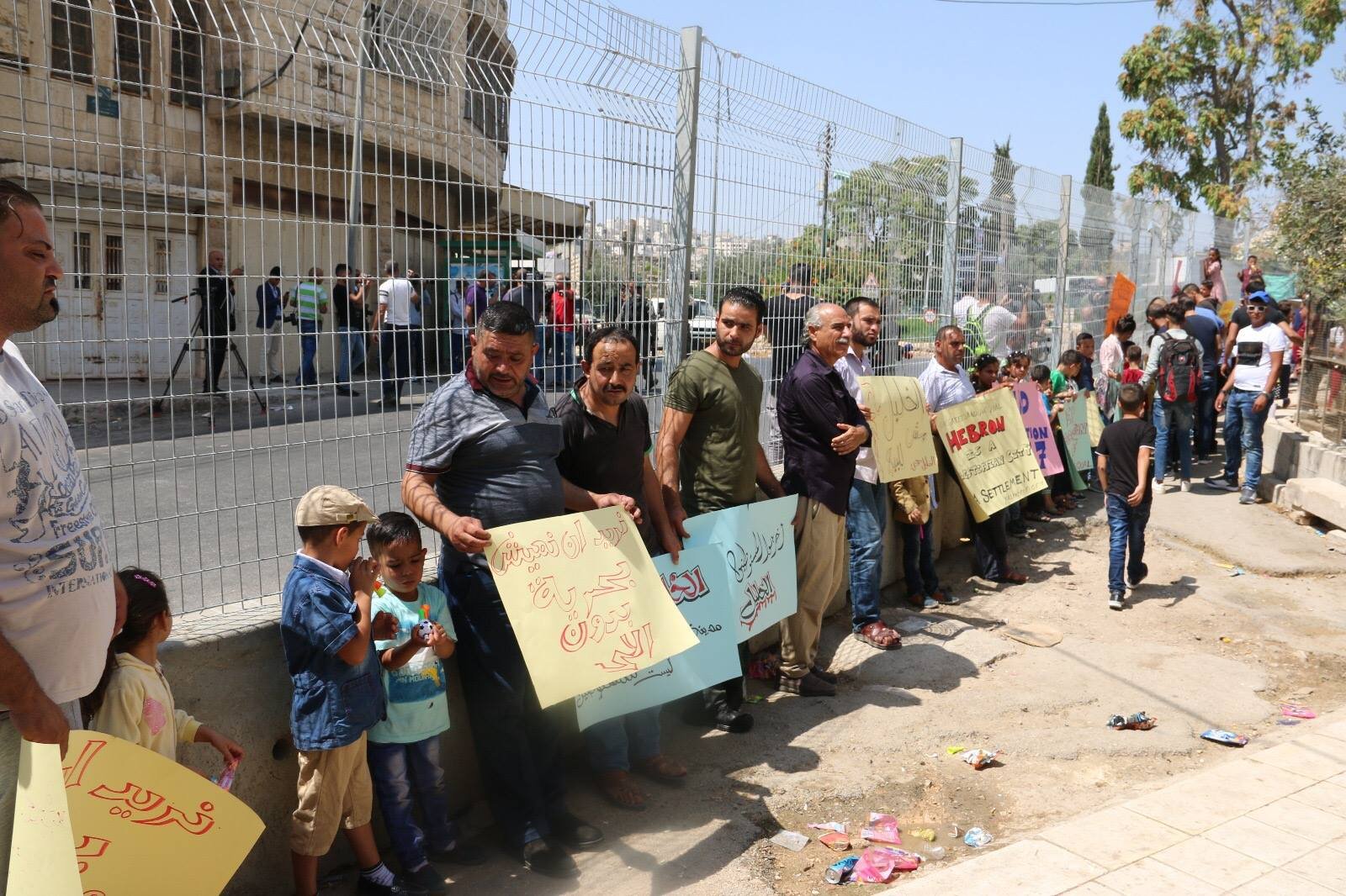 Press release: Hebron Families Protest Segregation and Settler Takeover of City