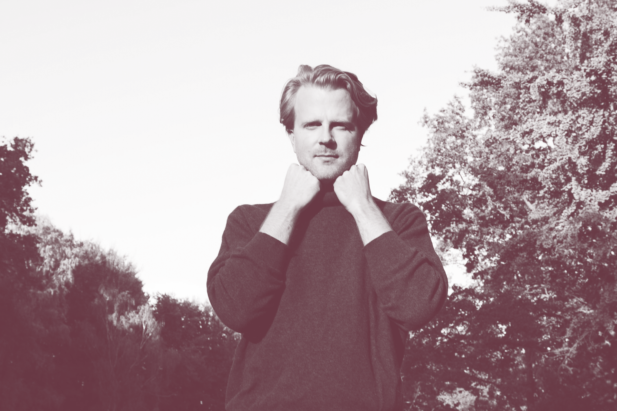 Künstlerportrait von Julian Steckel, Violoncello. Musiker der Musikfestspiele Schwaben 2026