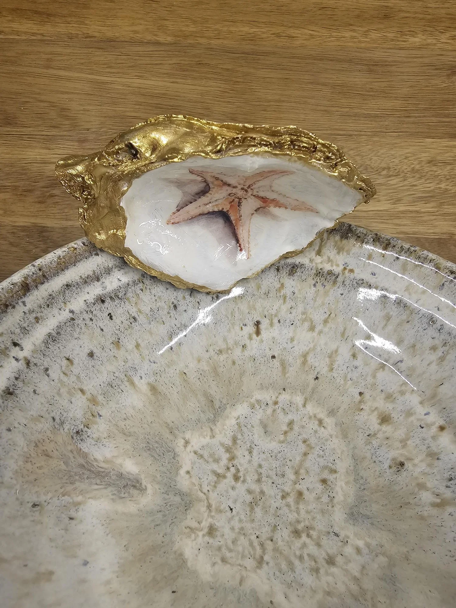 Treasures of the Tide – Sand Dollar & Starfish Oyster Shell Bowl