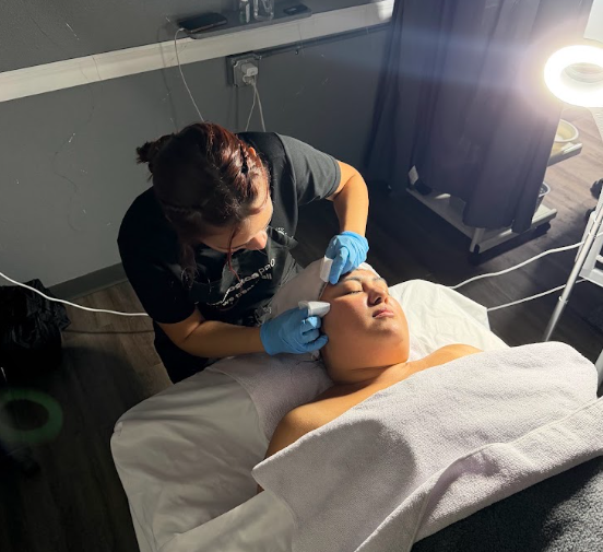Full Specialist Program in Kissimmee: Why Choose Between Skin and Nails?