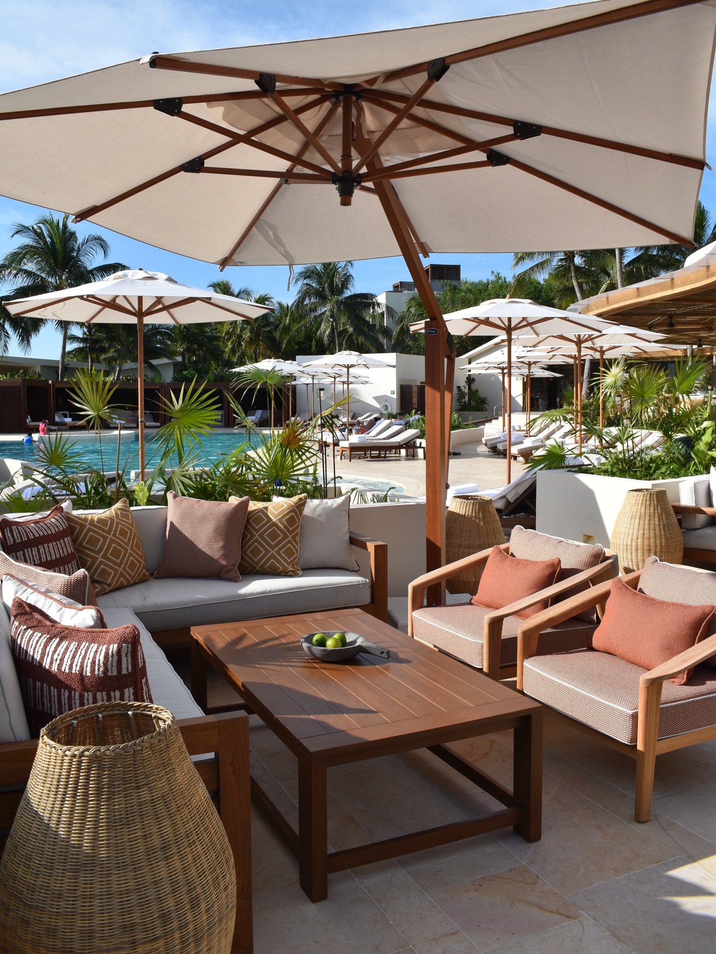 Pictures from a perfect week at Rosewood Mayakoba, truly one of the best family friendly resorts that has a little something for everyone. Check my stories for more highlights!