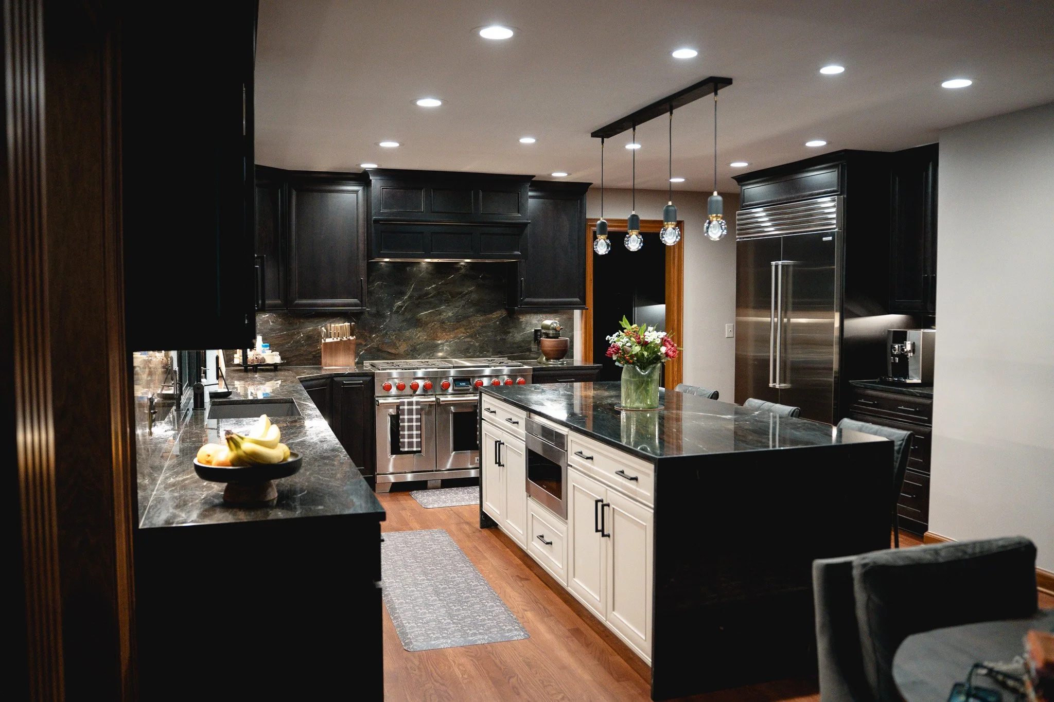 Black & White Kitchen