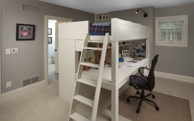 Bunk bed & desk