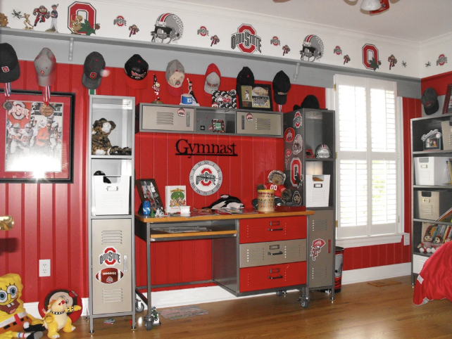 Sports themed kid’s bedroom