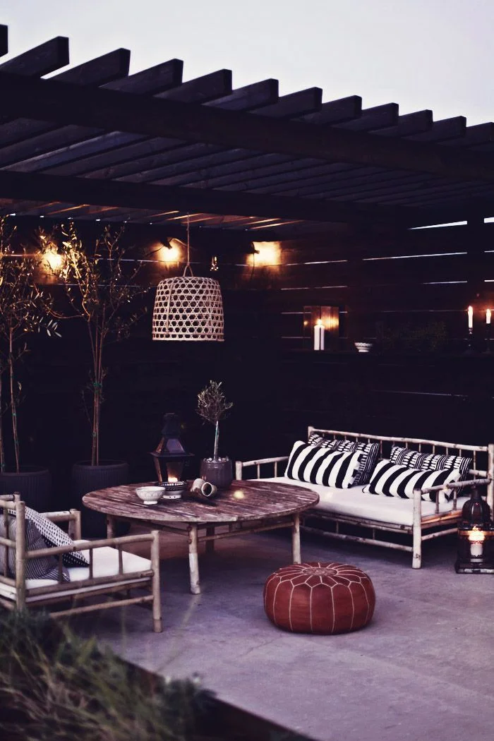 Invite (via outdoor space. | jardin | Pinterest)