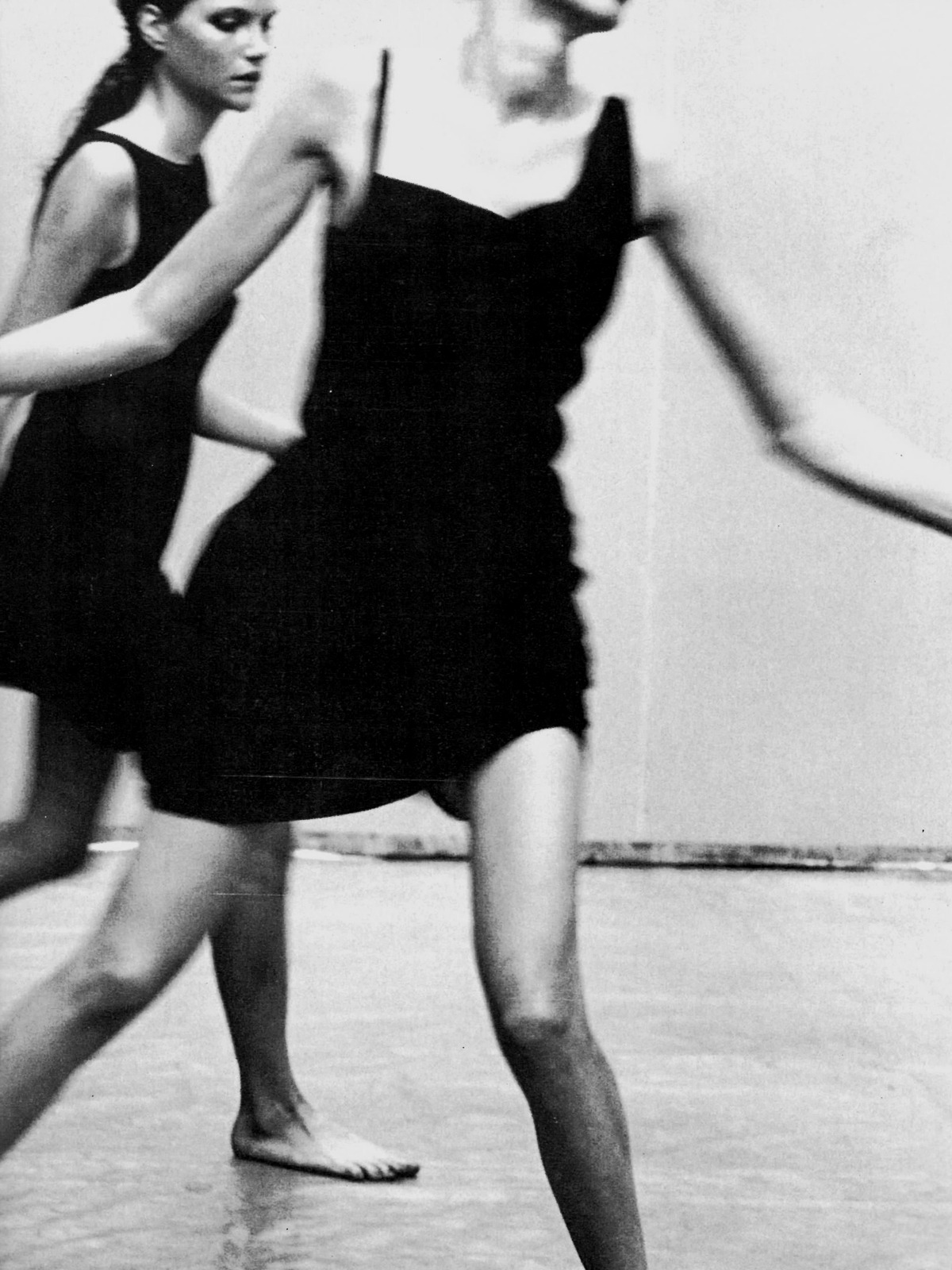 kireishi:

“Enchanting Mood” in Vogue Italia september 1997 by Peter Lindbergh