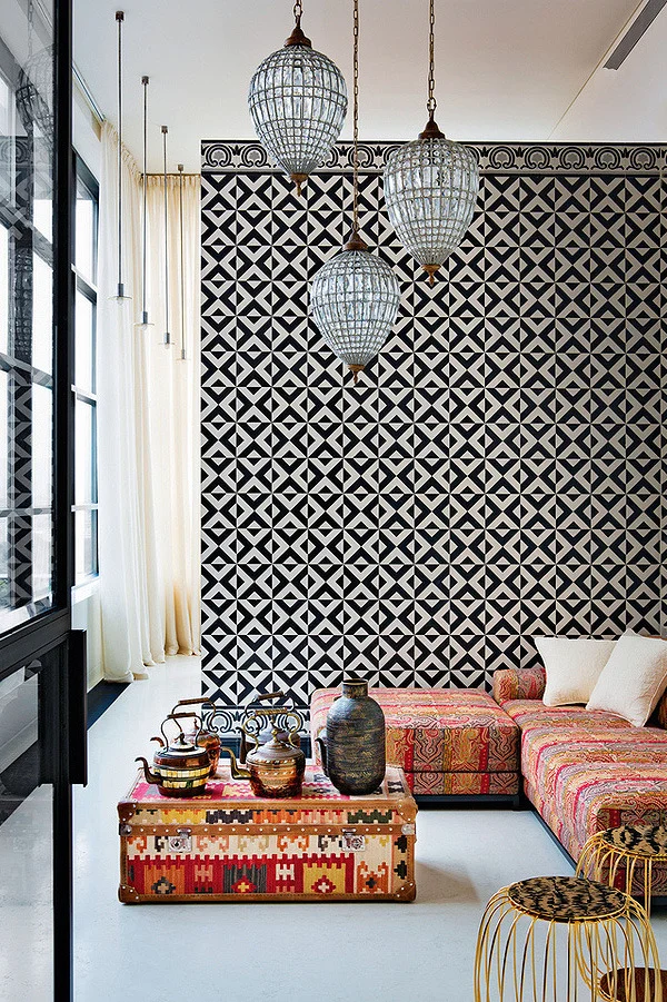 le-sojorner:

Tiled wall. 