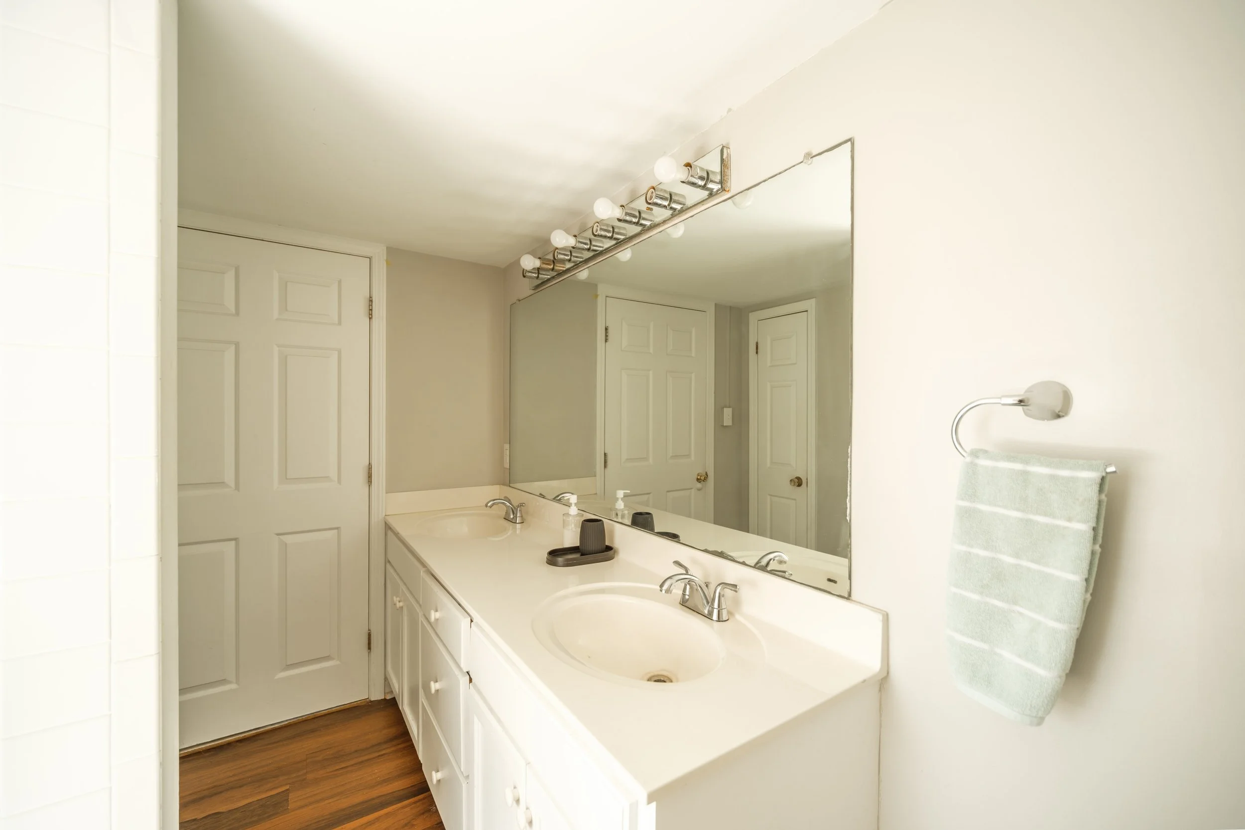 2215 Albion St-16.jpg