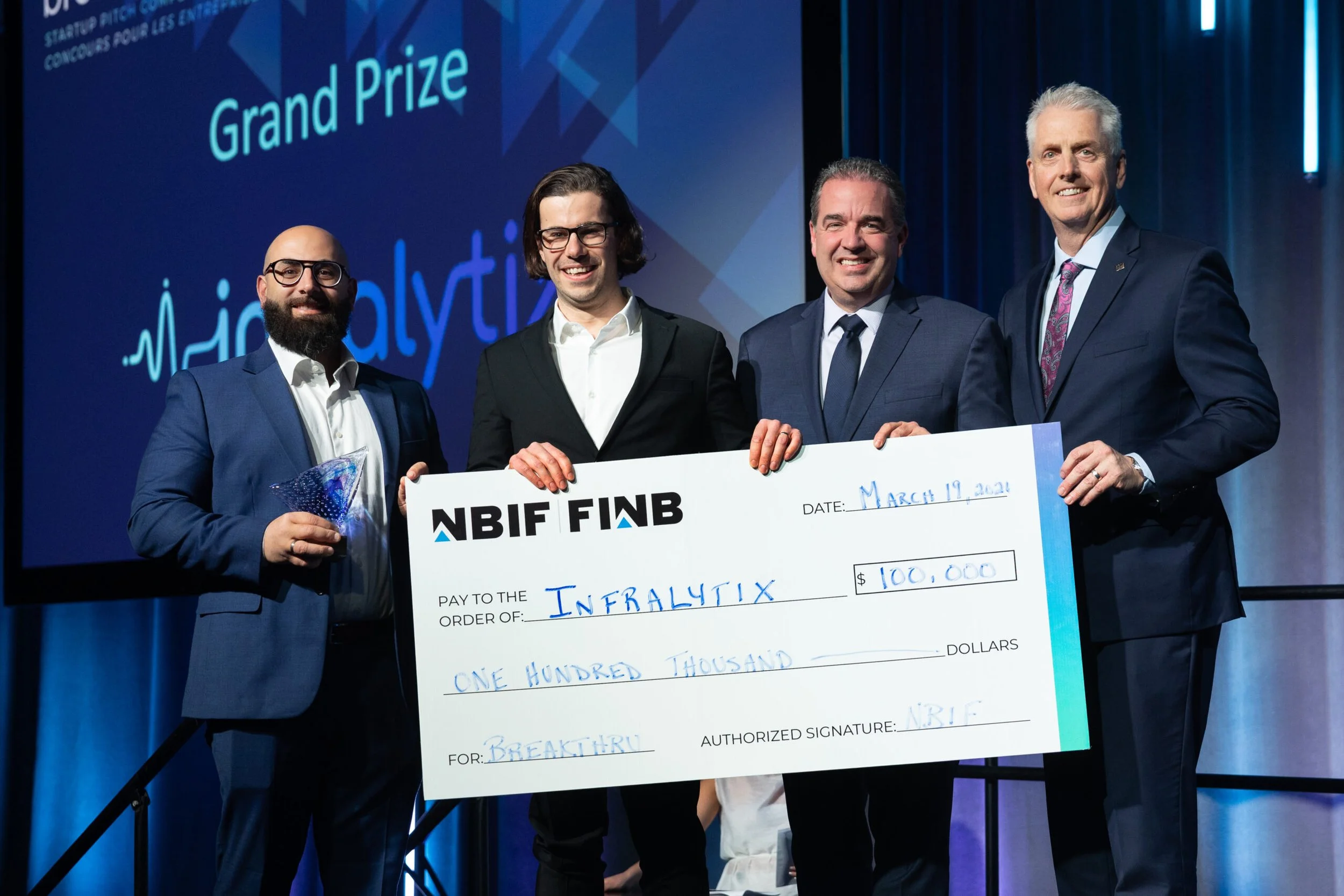 Infralytix remporte le premier prix lors de la finale en direct du concours « breakthru » de la NBIF