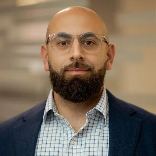  Daniel Armali 
Vice-président, Investissements