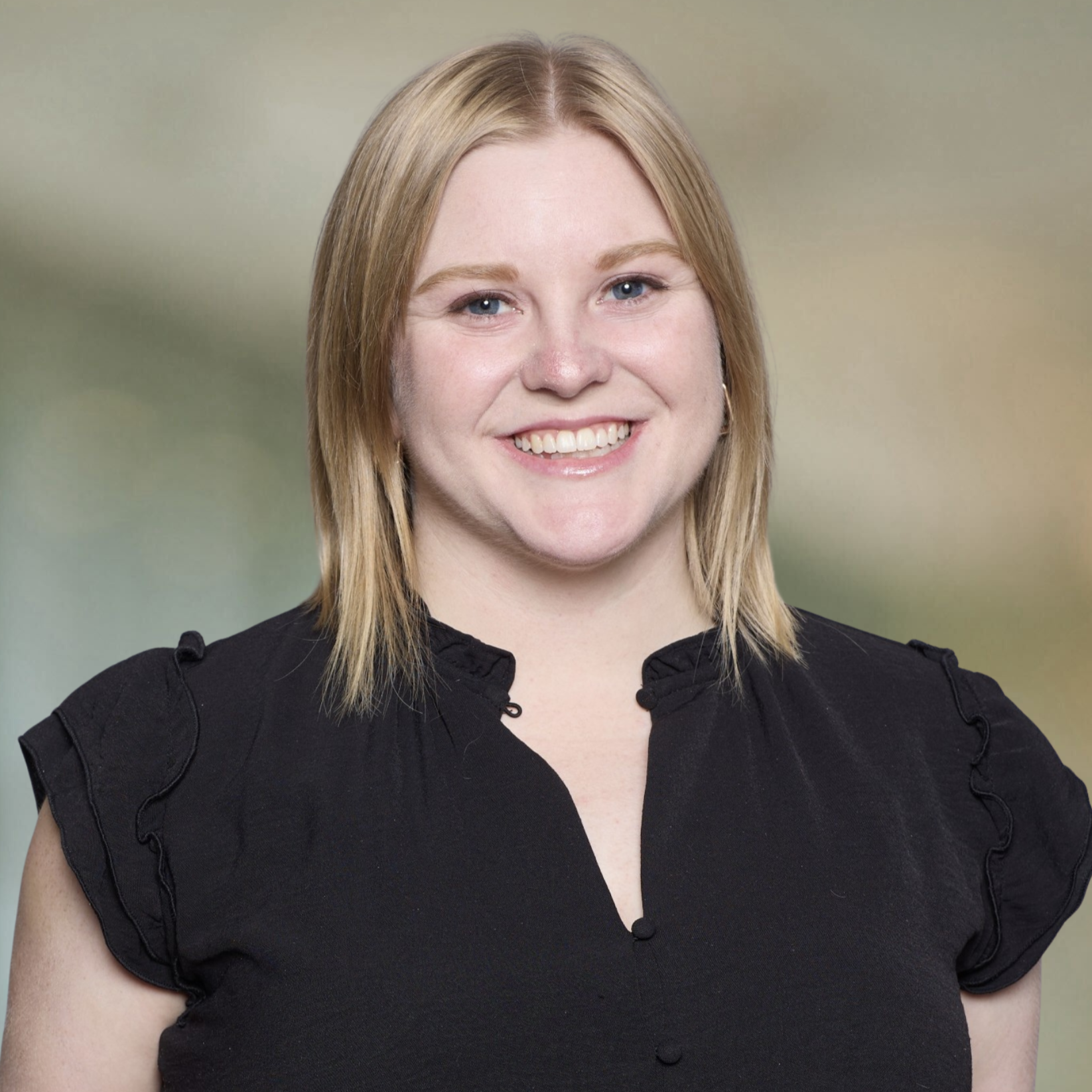  Nicole Vair 
Directrice de communications