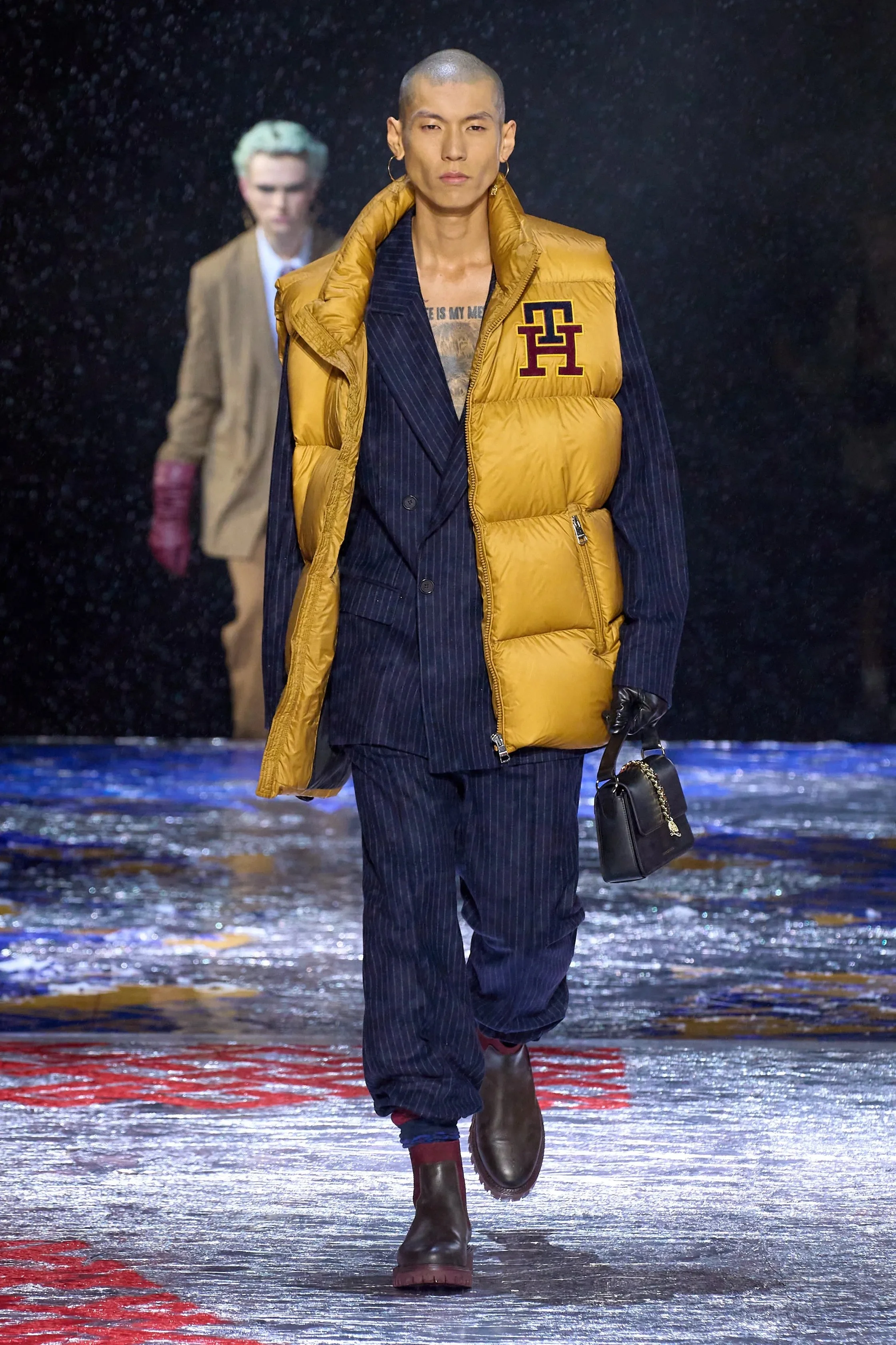 00043-tommy-now-fall-2022-ready-to-wear-credit-gorunway.jpeg