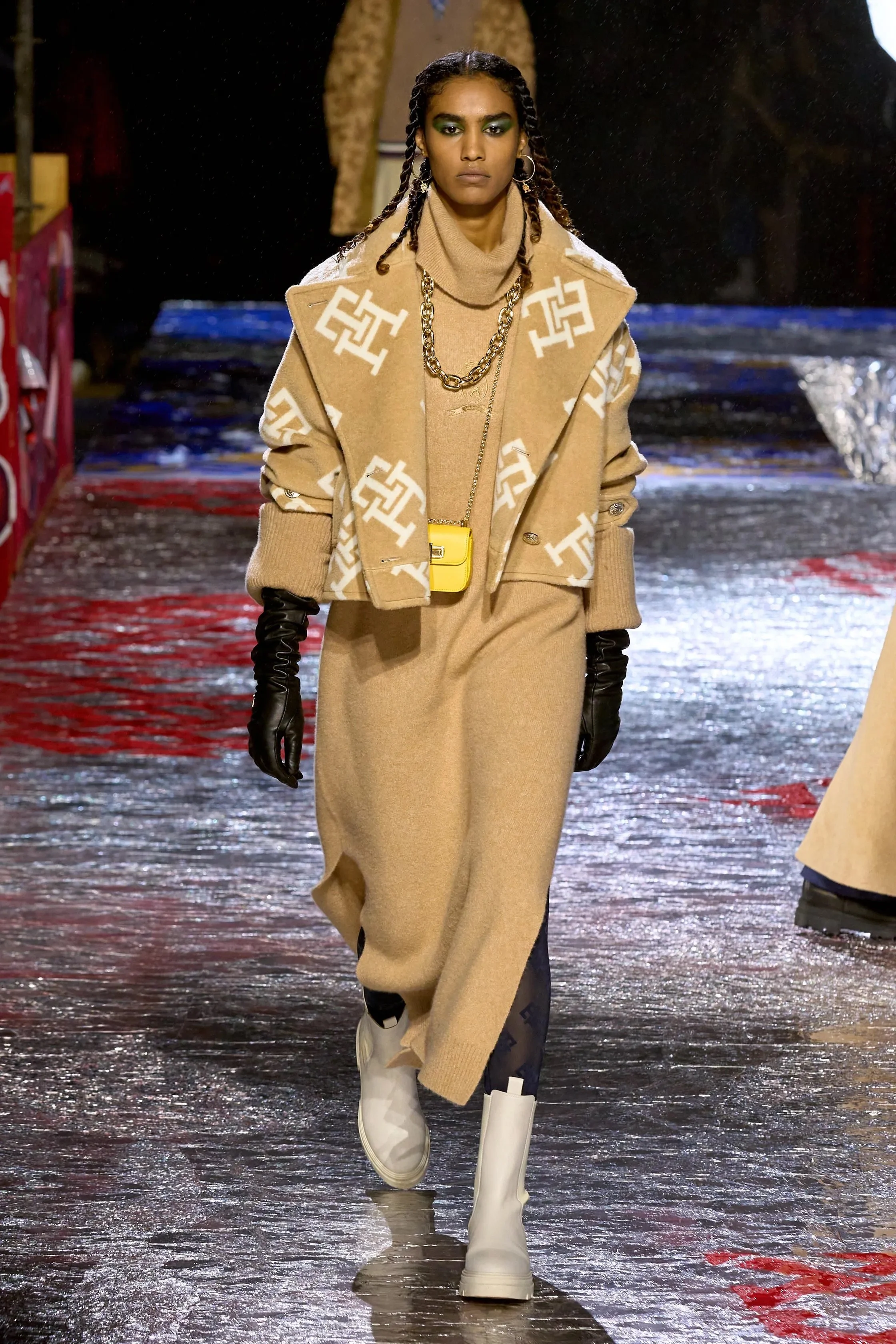 00057-tommy-now-fall-2022-ready-to-wear-credit-gorunway.jpeg