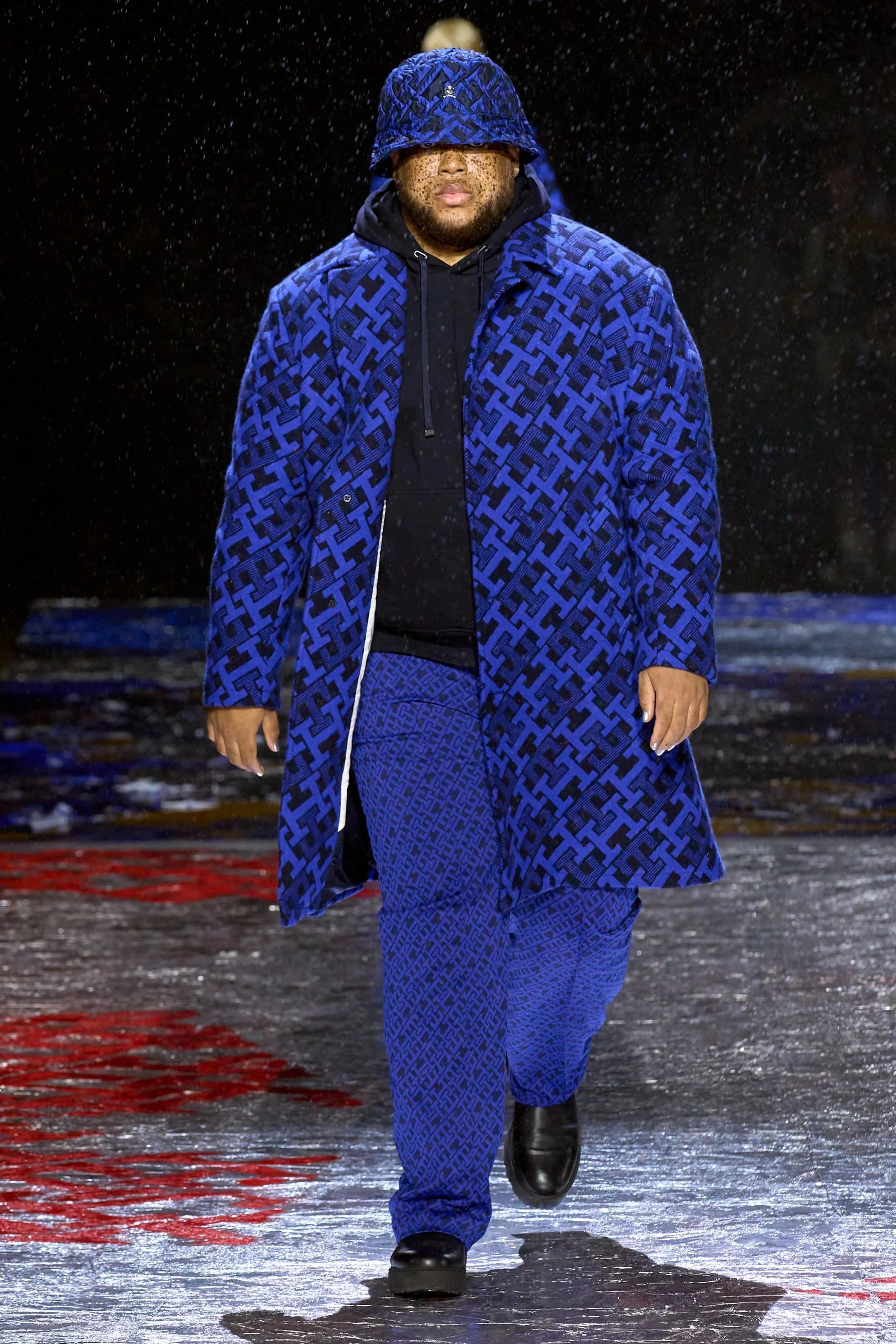 00036-tommy-now-fall-2022-ready-to-wear-credit-gorunway.jpeg