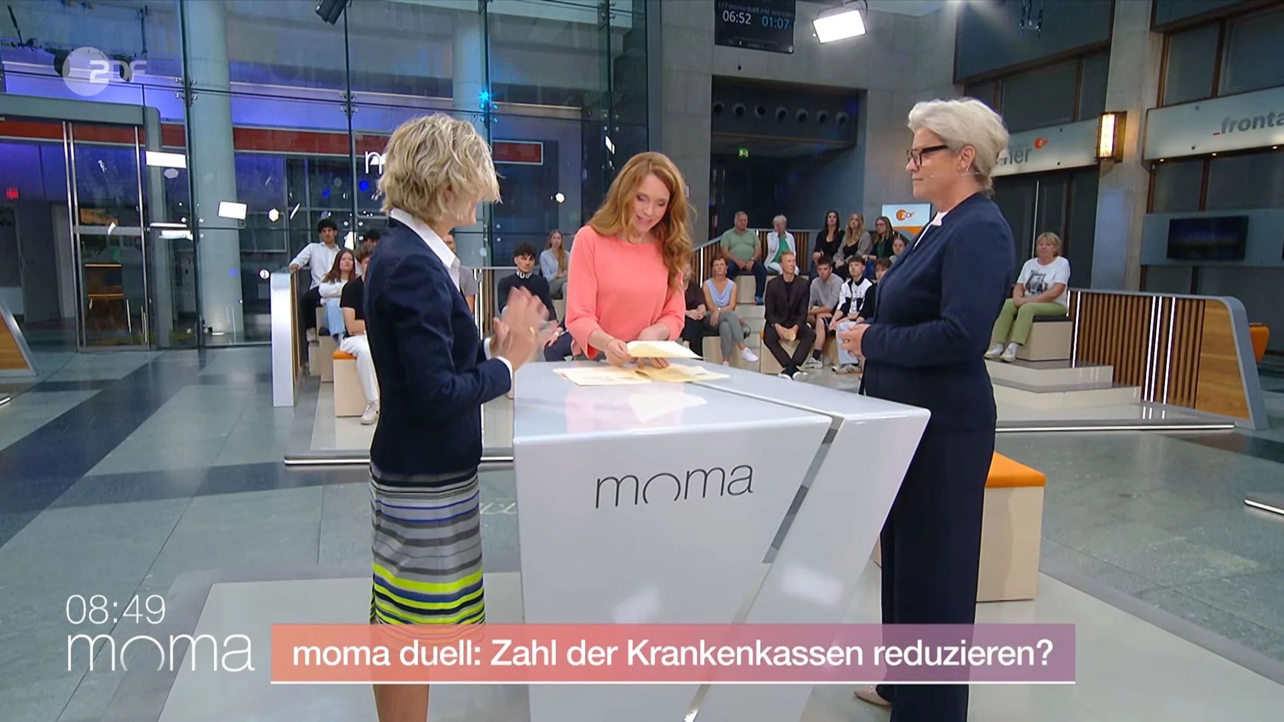 moma Duell: Weniger Krankenkassen?