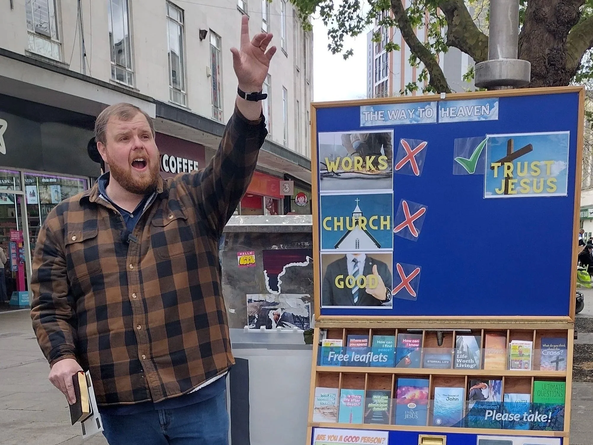 Churchgoers, a Former ‘Christian’, Muslims and More! – Portsmouth Evangelism