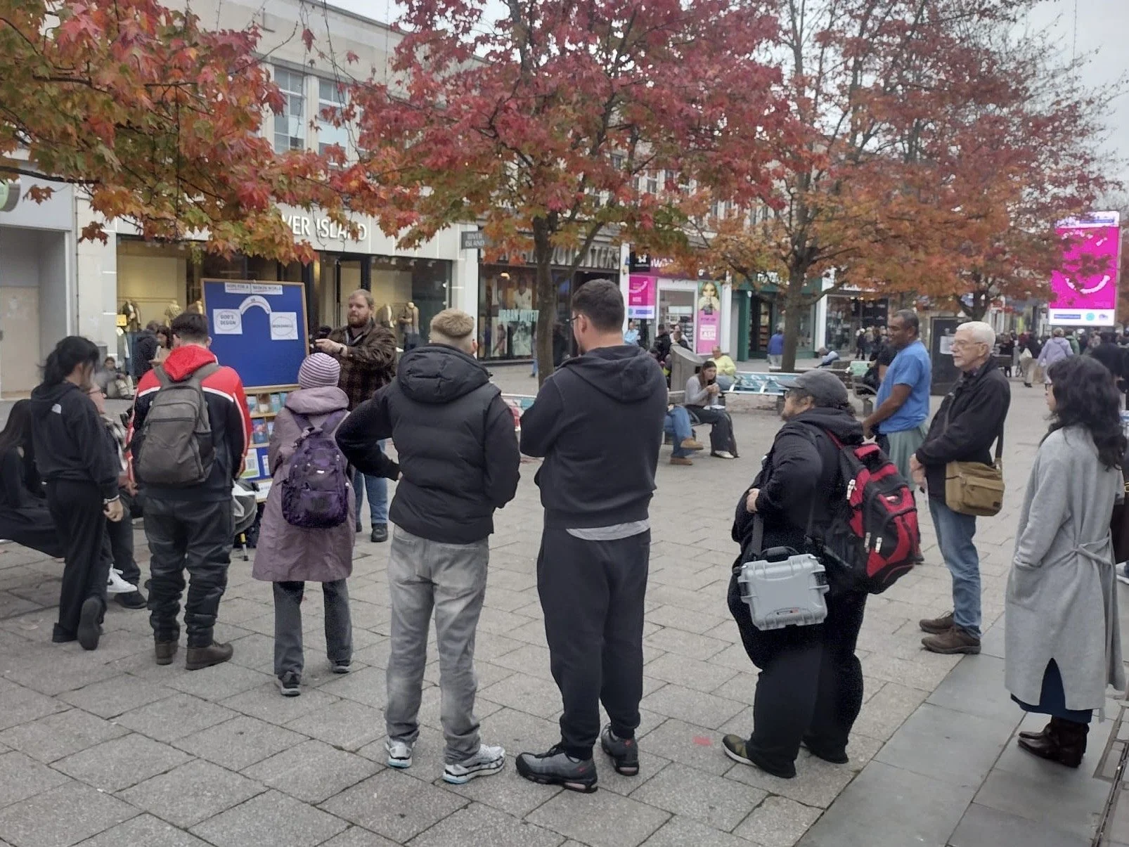 Questions Gather a Crowd – Southampton Evangelism