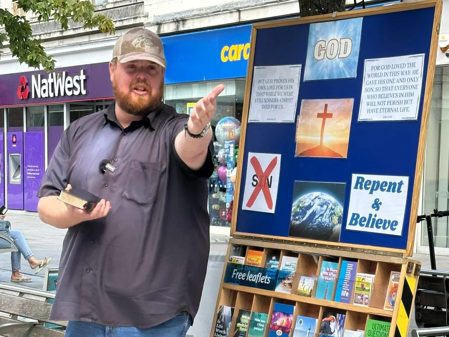 “I Get it! Jesus Paid the Fine!” – Southampton Evangelism