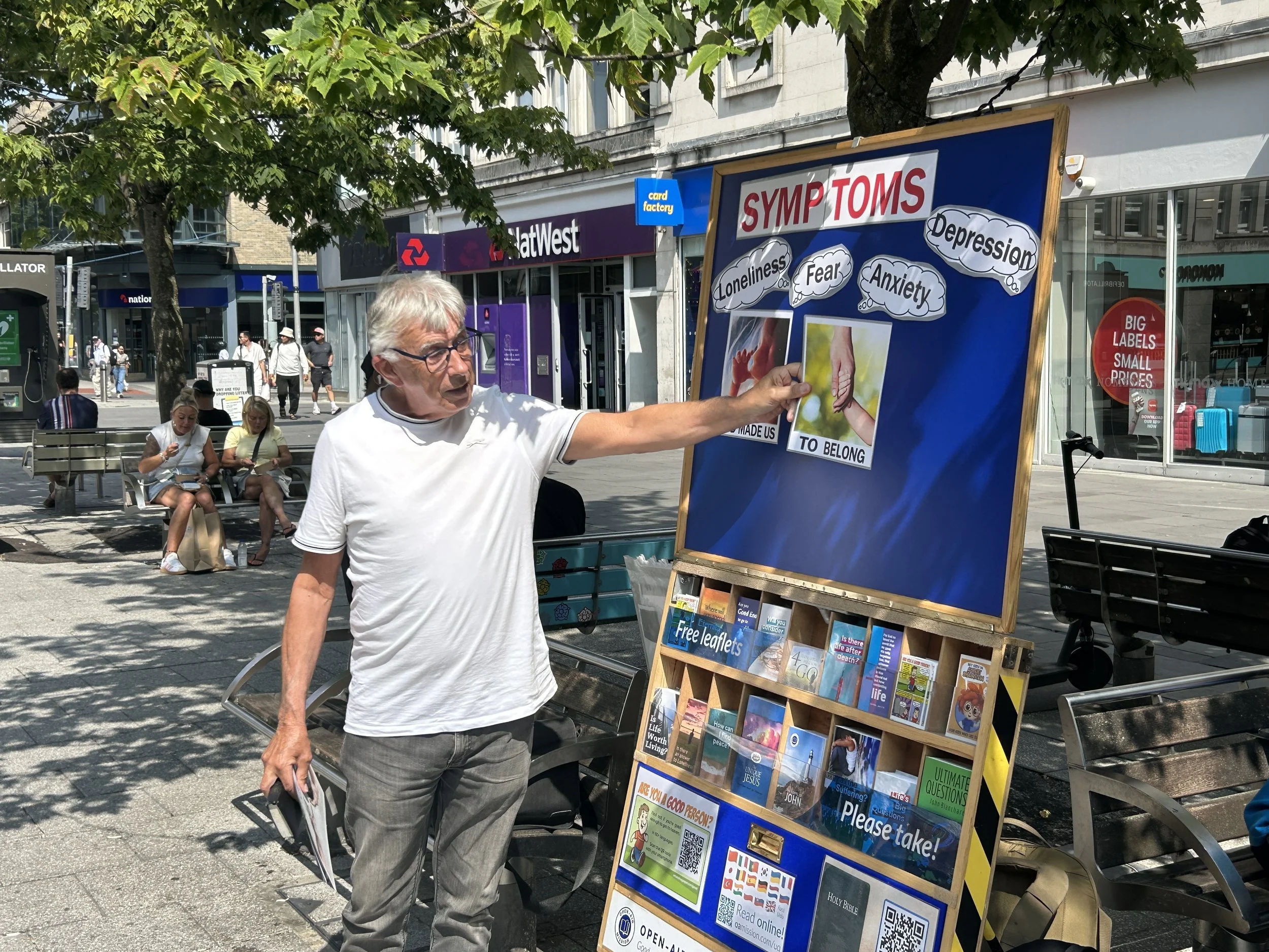A Hot Day for the Gospel – Southampton Evangelism