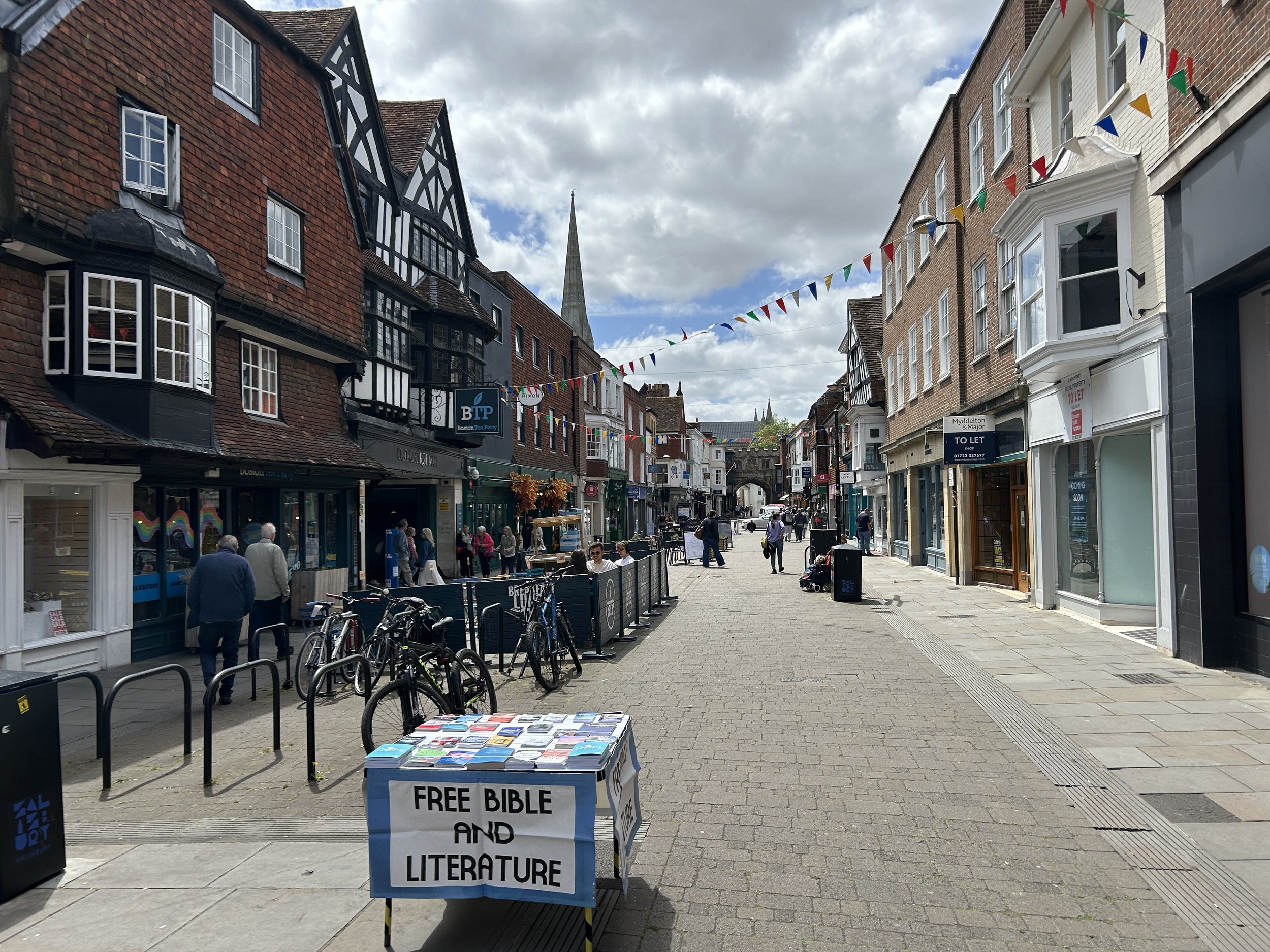 In the Shadow of the Cathedral – Salisbury Evangelism
