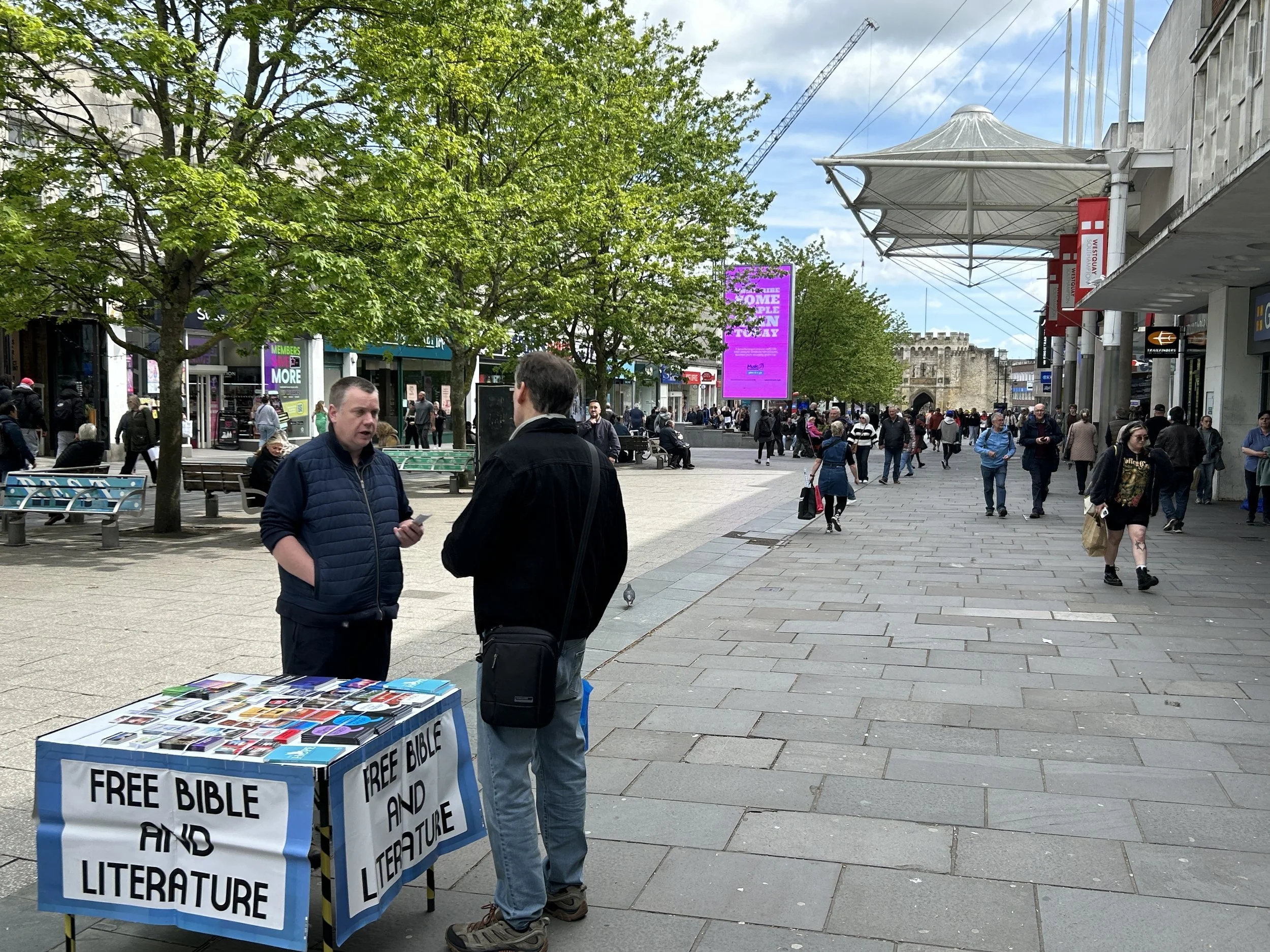 Many People Want to Chat about Jesus – Southampton Evangelism