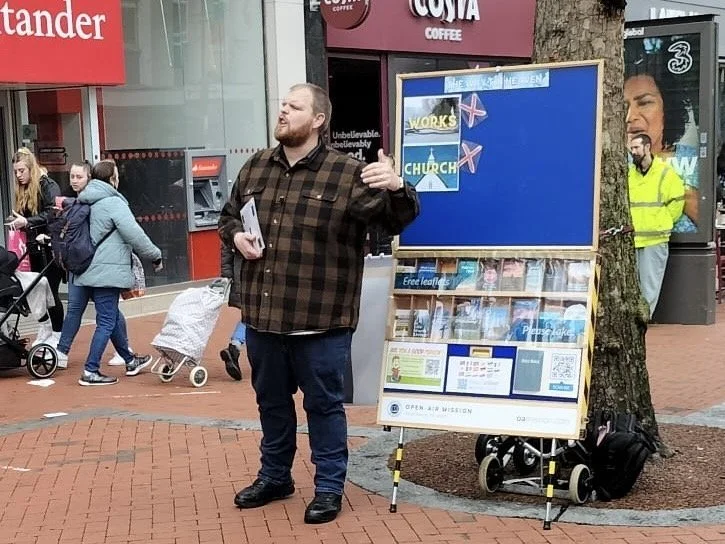 Gospel Preaching in the Rain – Reading Evangelism