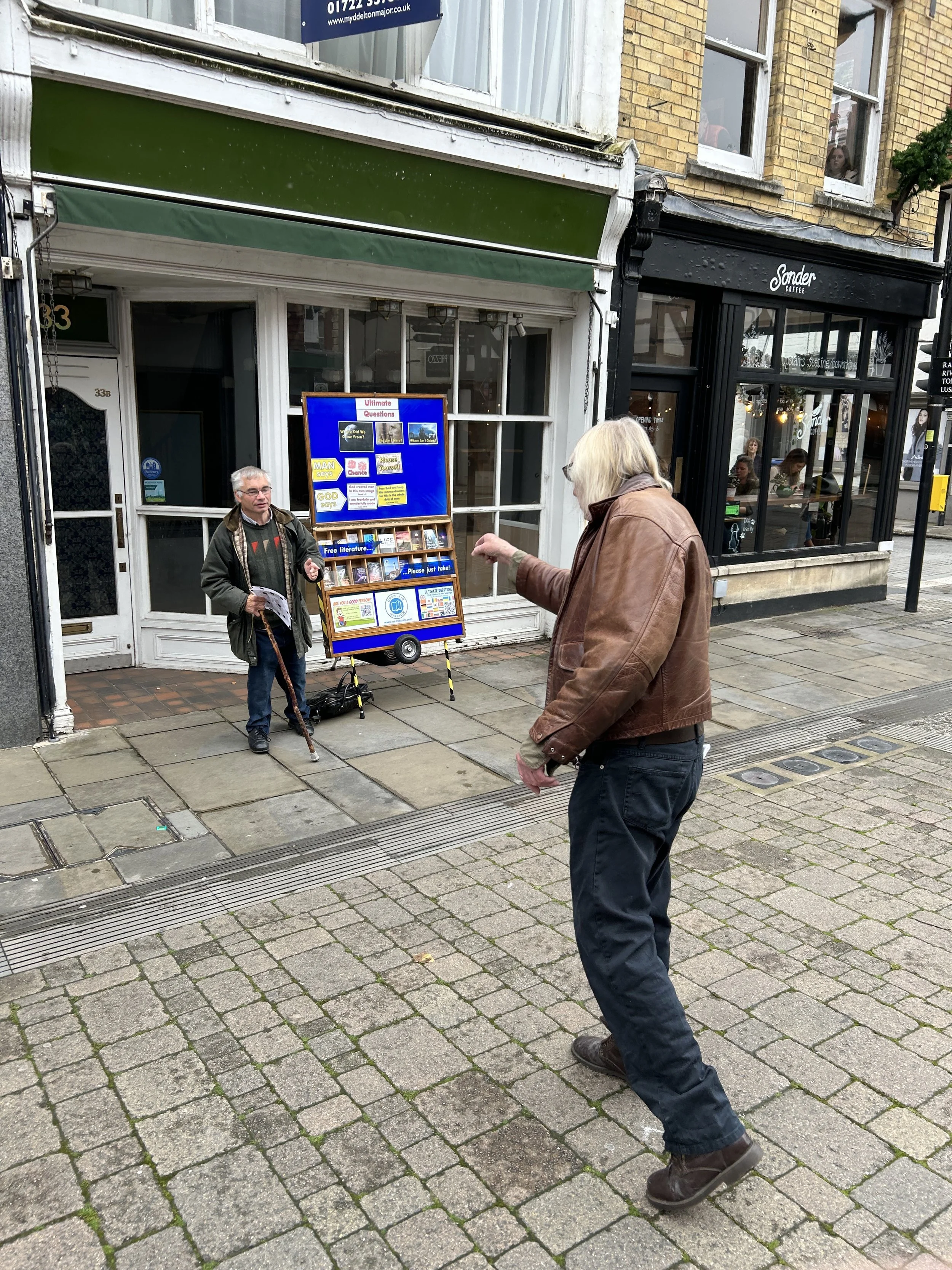 Many Stop to Listen! – Salisbury Evangelism
