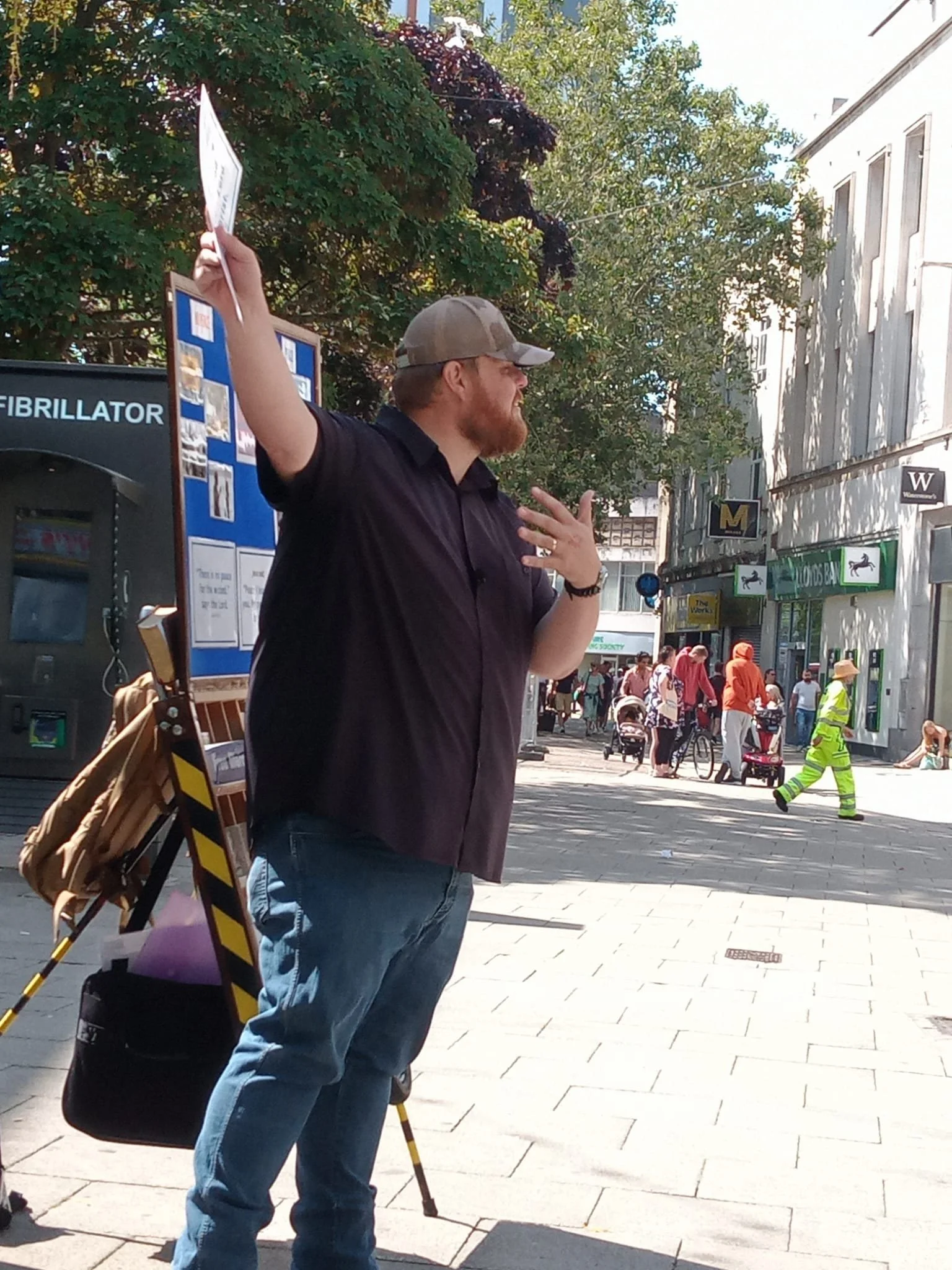 People Respond to the Preaching in Portsmouth 