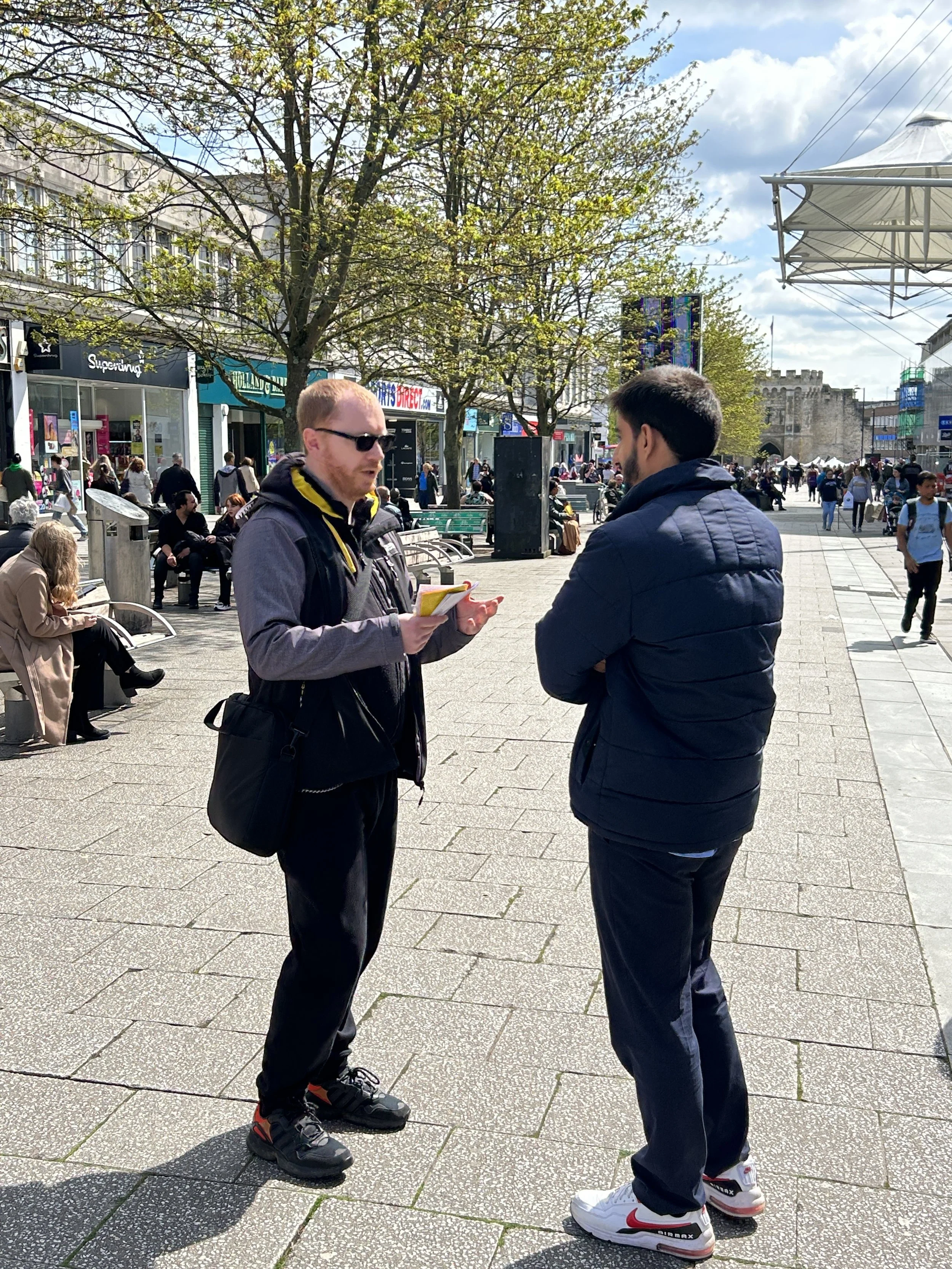 Multiple People Respond to the Gospel – Southampton Evangelism 