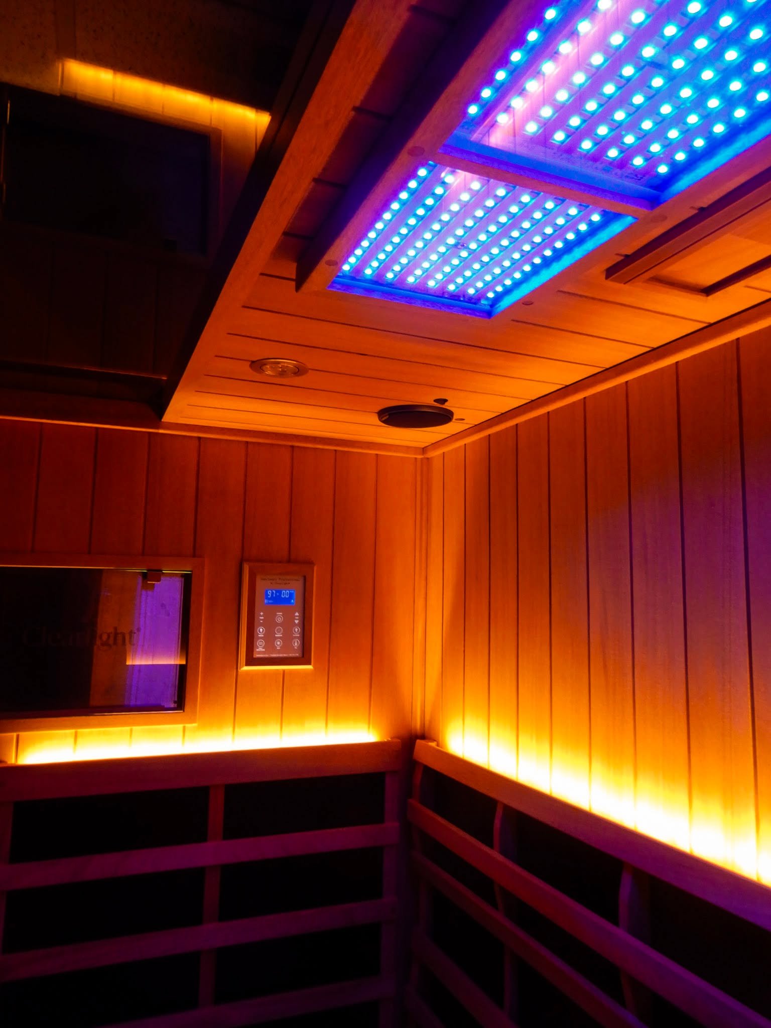Did you know the color of light you're exposed to can directly affect how your body feels?

Chromotherapy uses specific wavelengths to support circulation, mood, inflammation, focus, and nervous system regulation. And it's one of the details we built