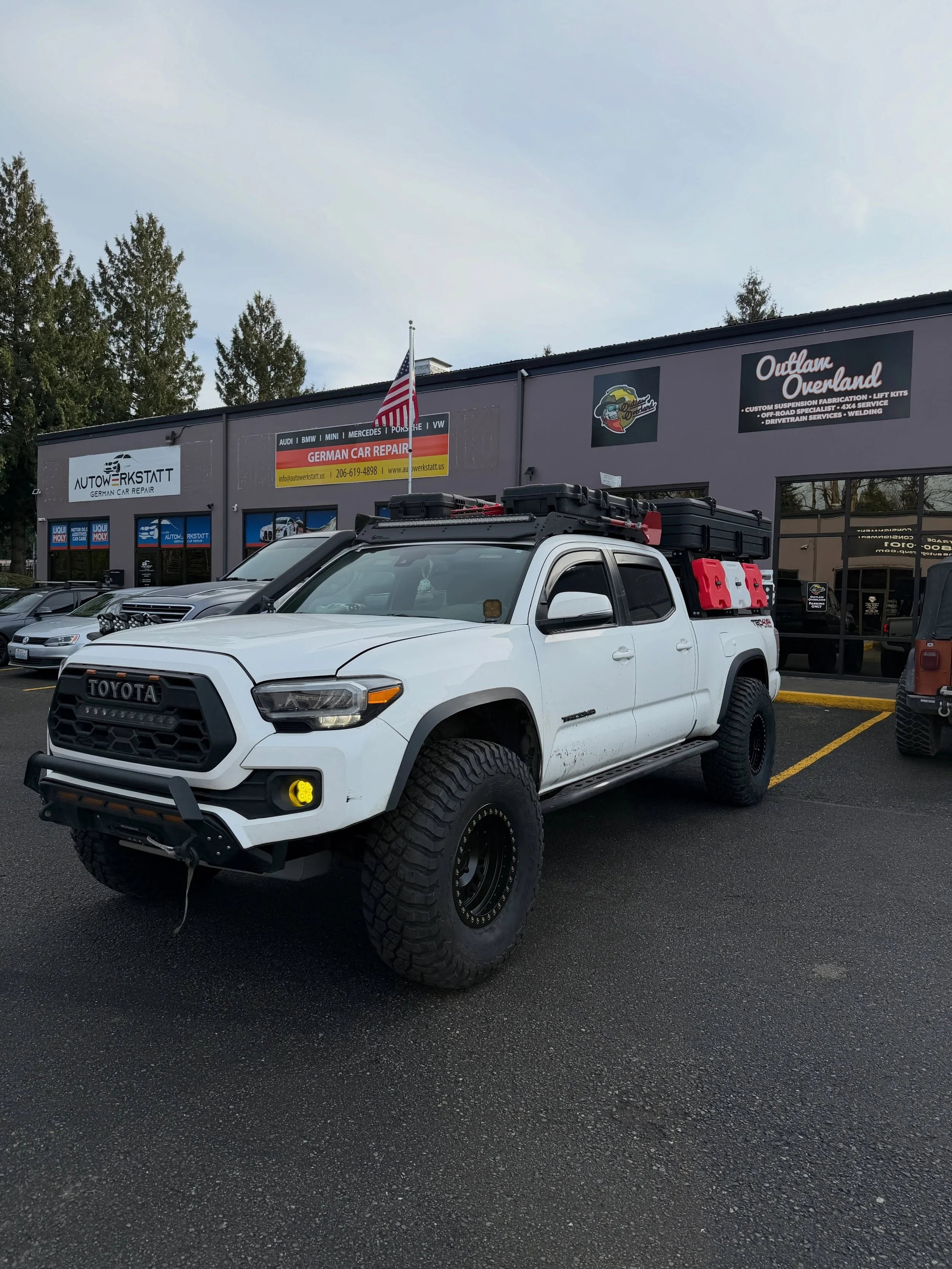Tacoma we installed some @btffabrication  Lower control arms on, witch gave us the room we needed to fit those 37&rsquo;s with high offset wheels, 
Paired well w/ @dobinsonsusa suspension, remote resi 3 way adjustable coil overs! And smooth bodys in 