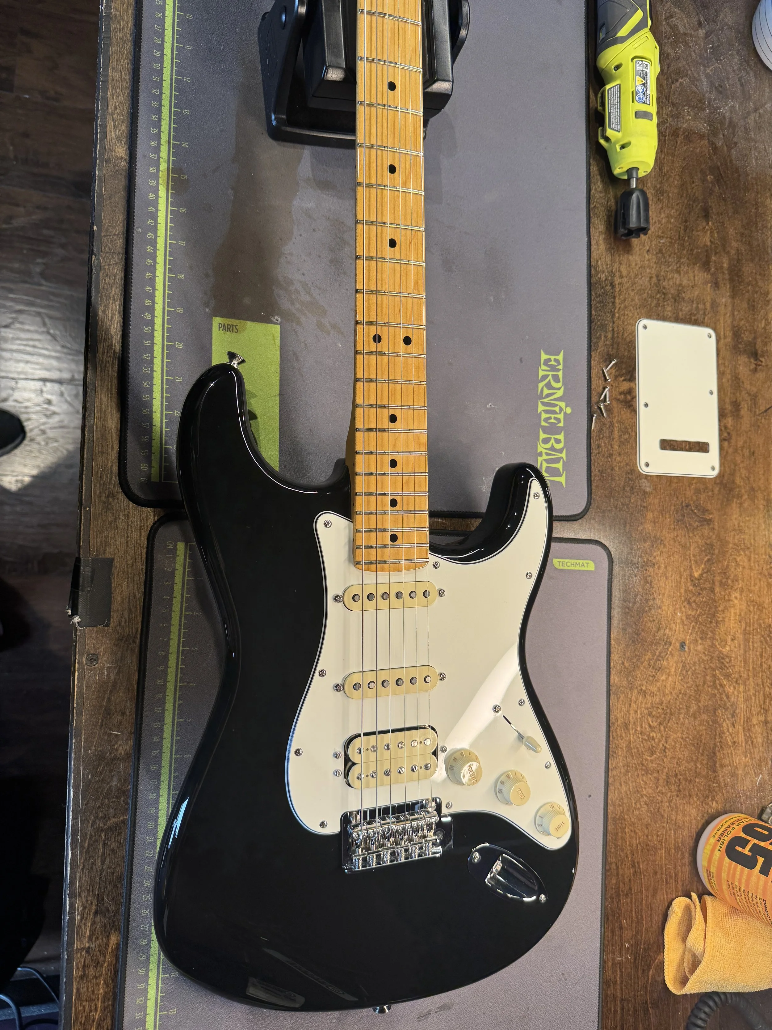 Fender Strat ( Total Setup and Intonation)