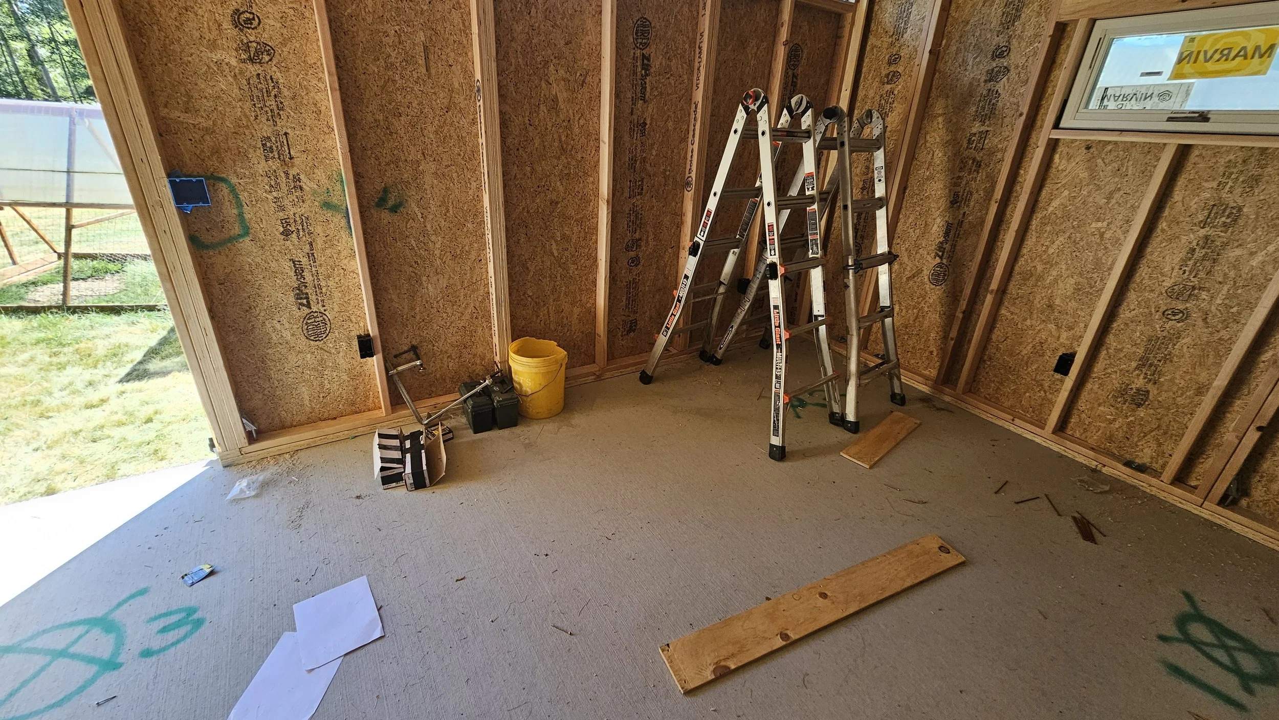 STUDIO SHED 2 interior frame