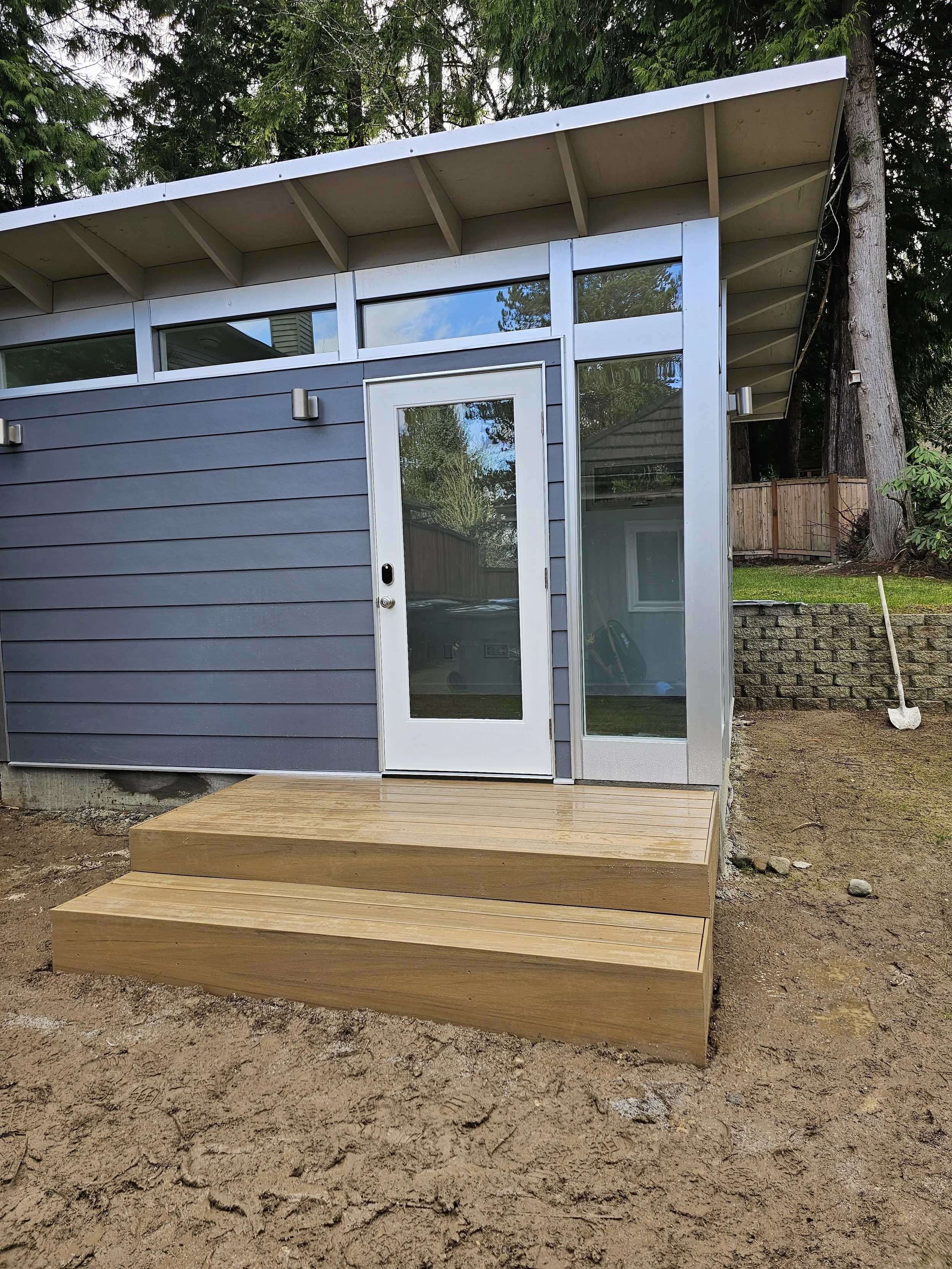 STUDIO SHED 1 deck build complete