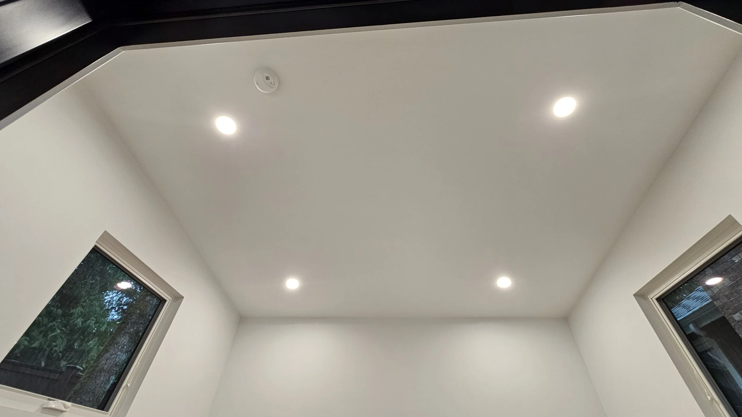 STUDIO SHED 4 ceiling finished with smoke detector