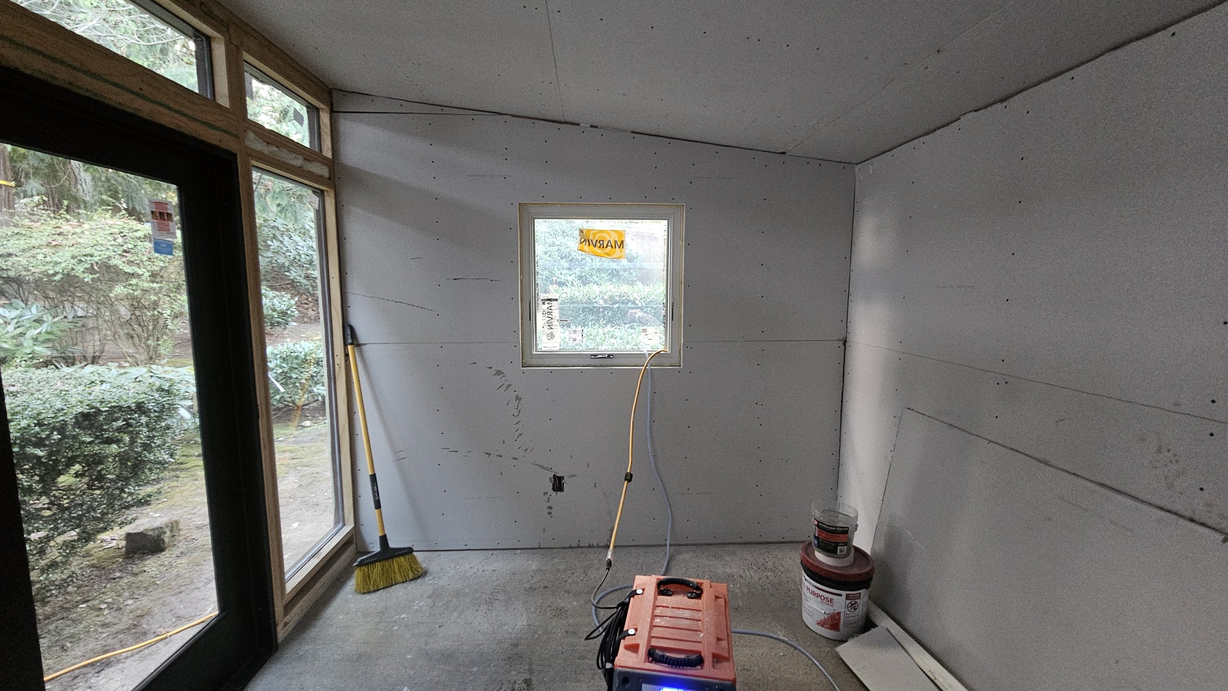 STUDIO SHED 4 drywall hung