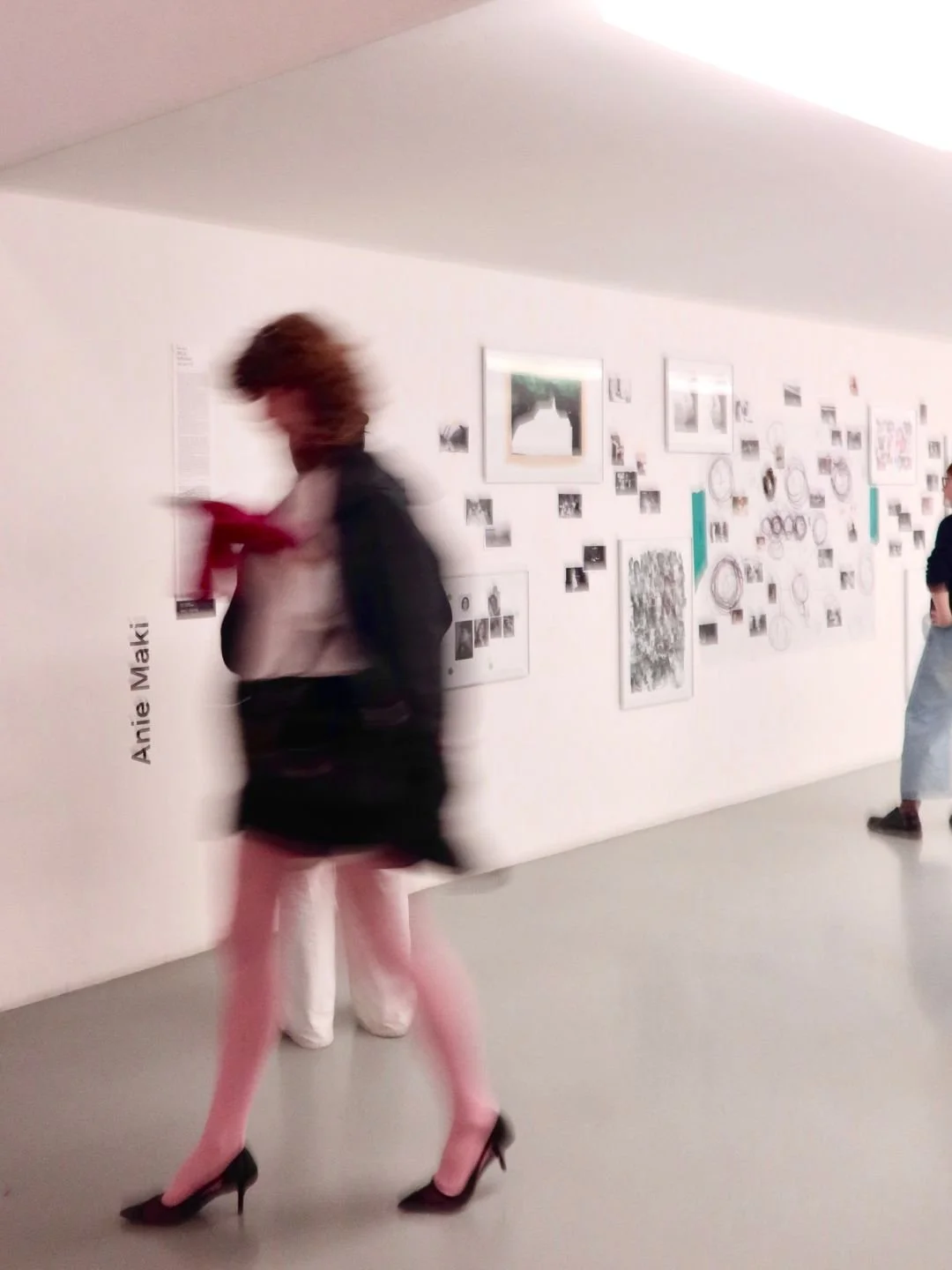 Reportage sul campo e memoria documentale di una mostra di fotografia contemporanea in un'istituzione museale. Il racconto espositivo curato da Monvue Studio.