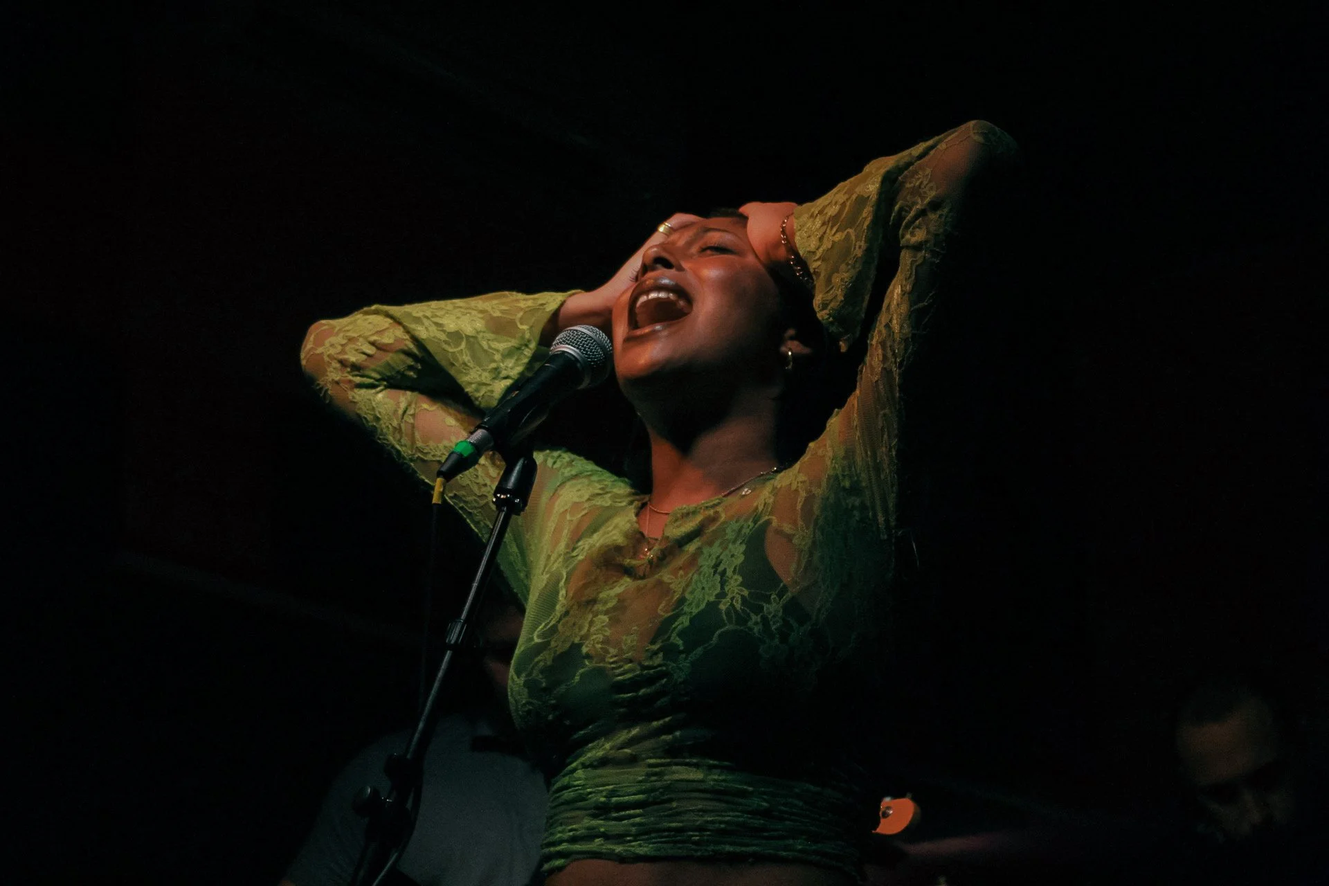 yasmina breaking sound show-09.JPG