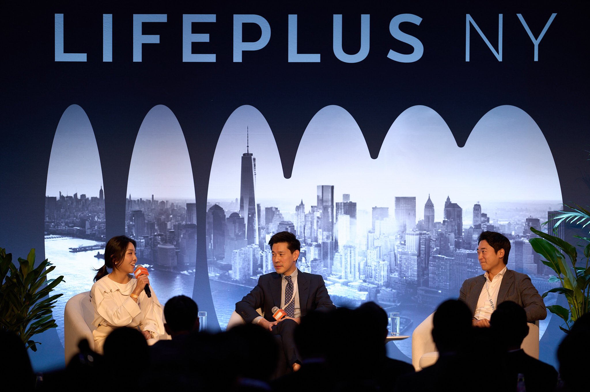 Corporate panel event coverage by commercial photographer Arsen Vasquez