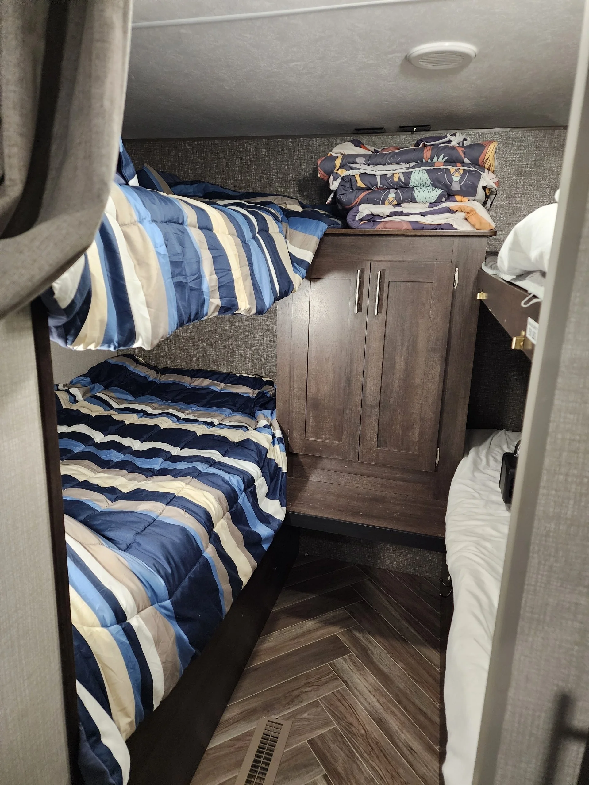 Sportsmen- Bunk house