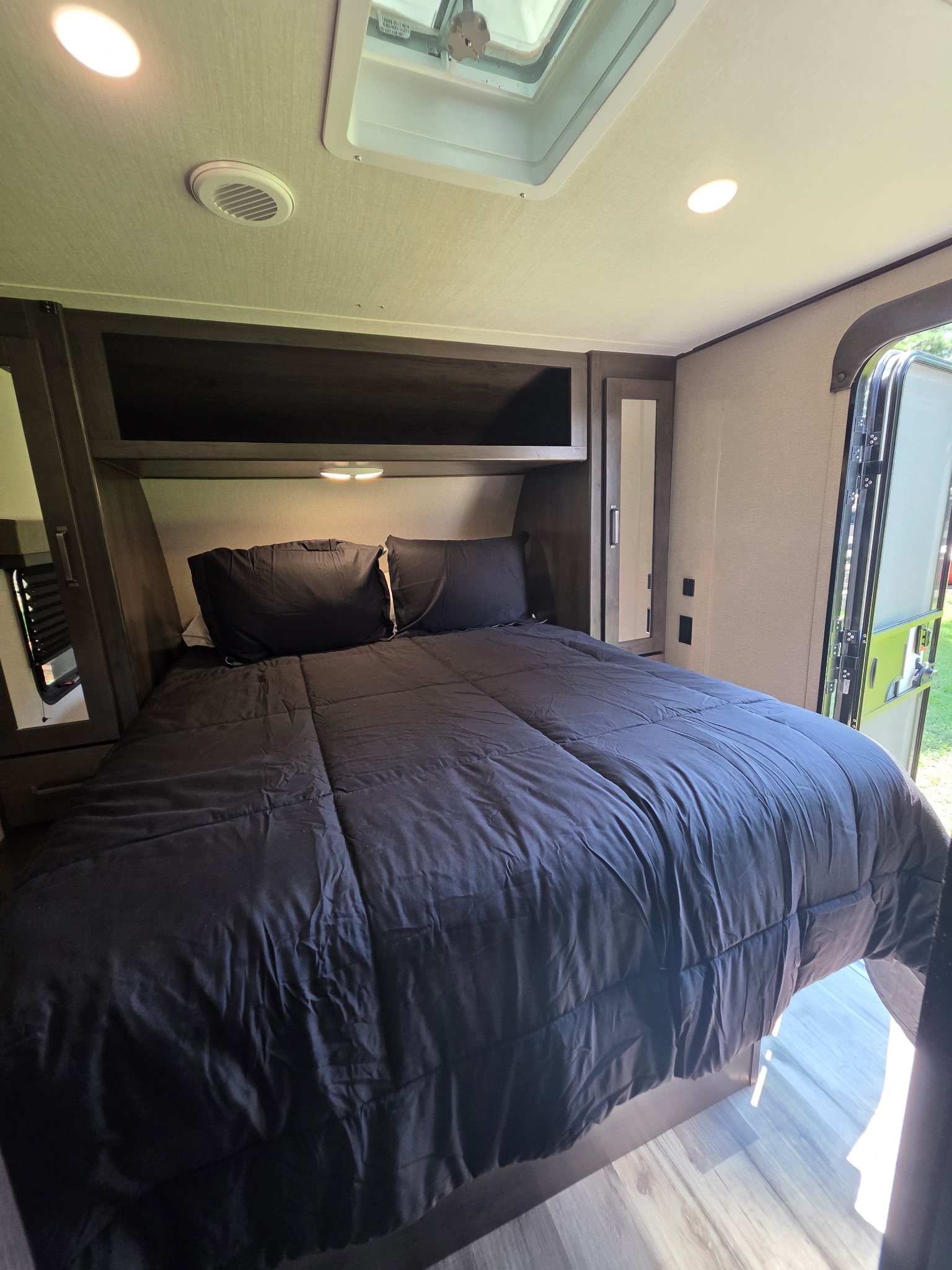Masterbed 1.jpg
