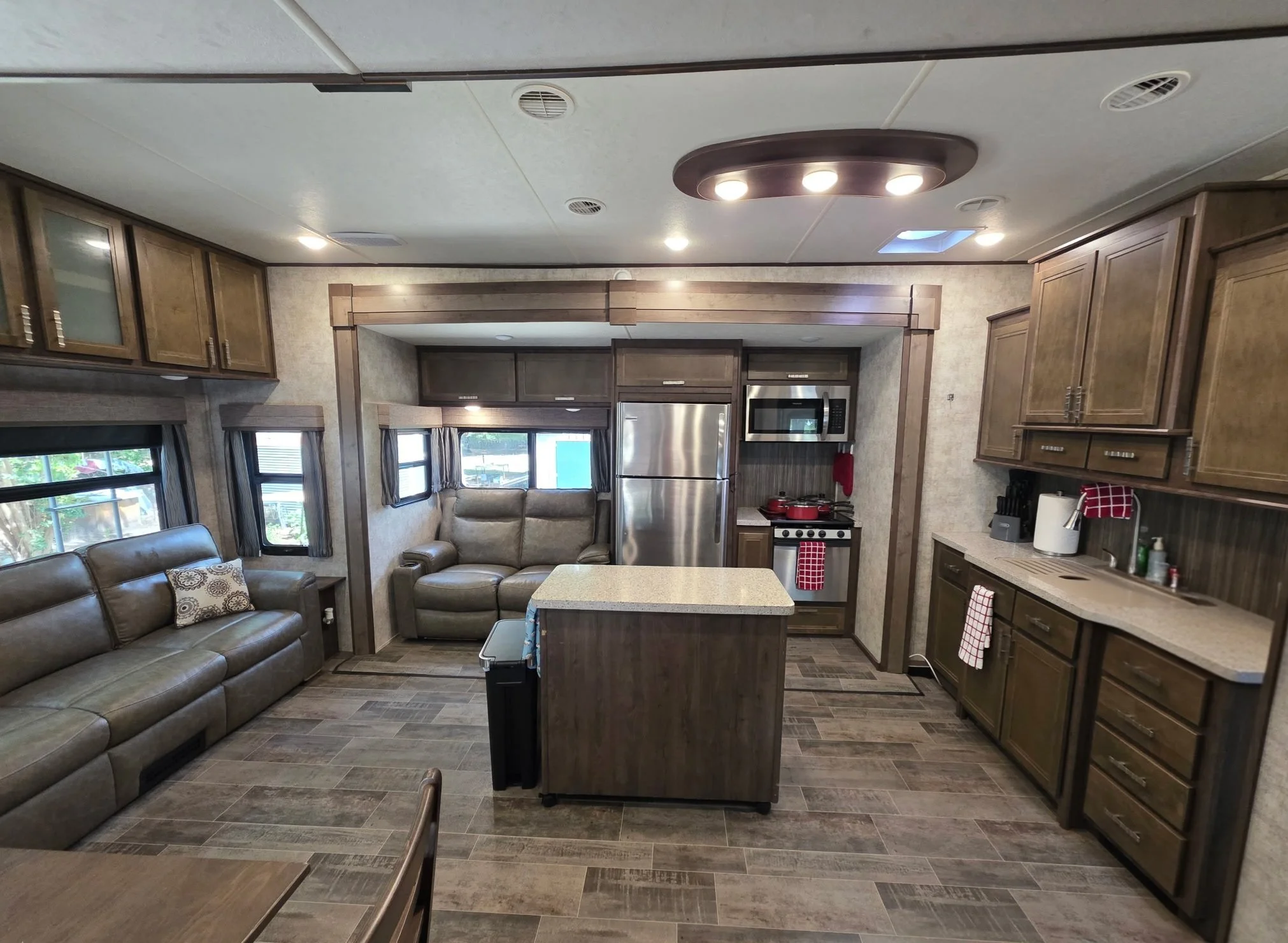 Camper 7- Living Space