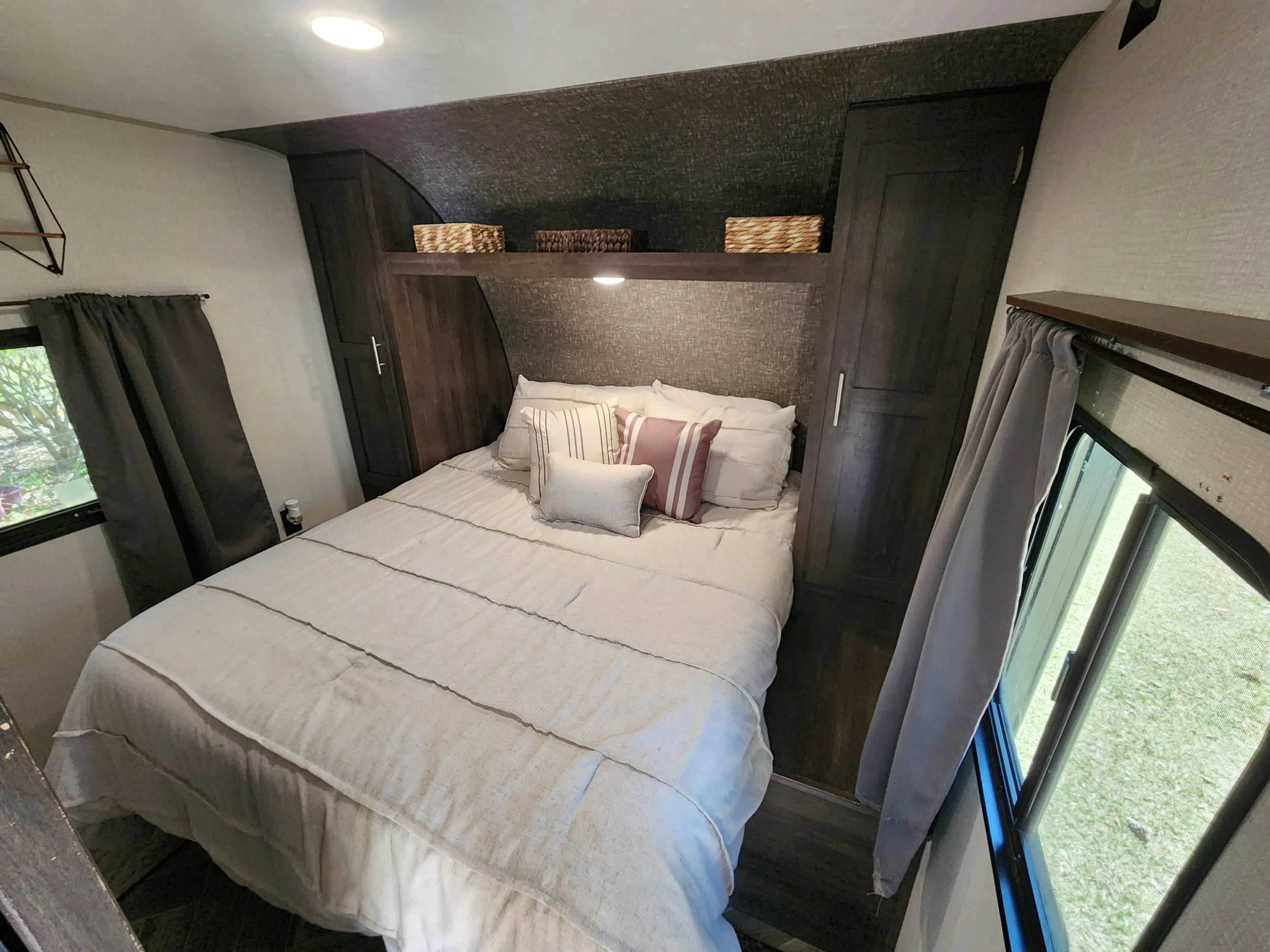 Bedroom with Queen Bed