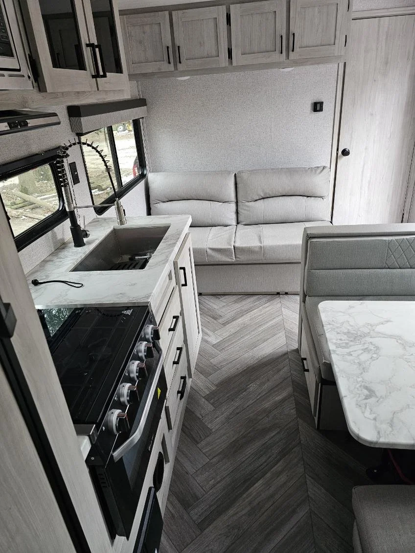 Della Terra- Living Area