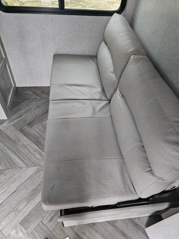 Della Terra- Couch