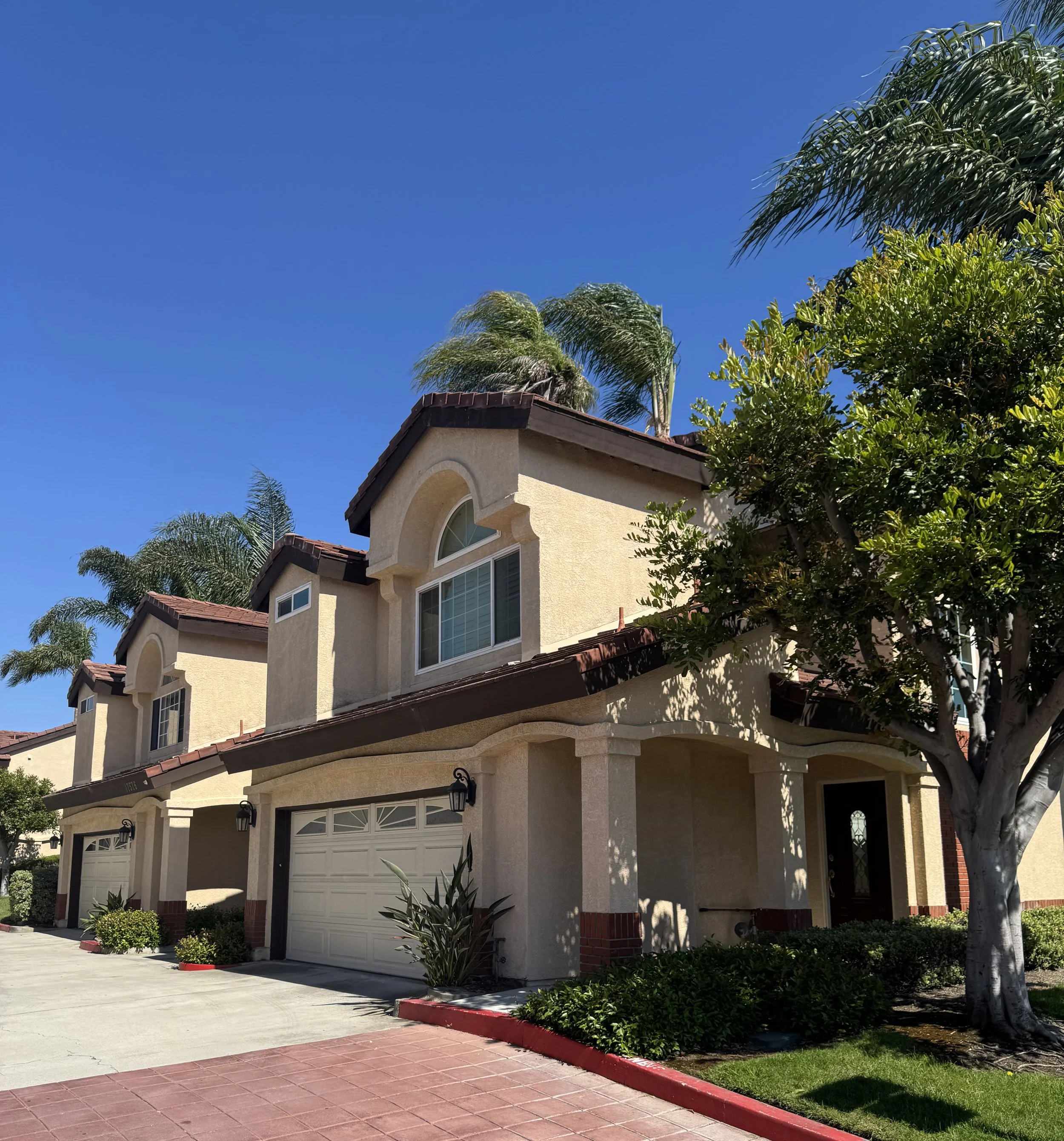 president's court townhomes for sale