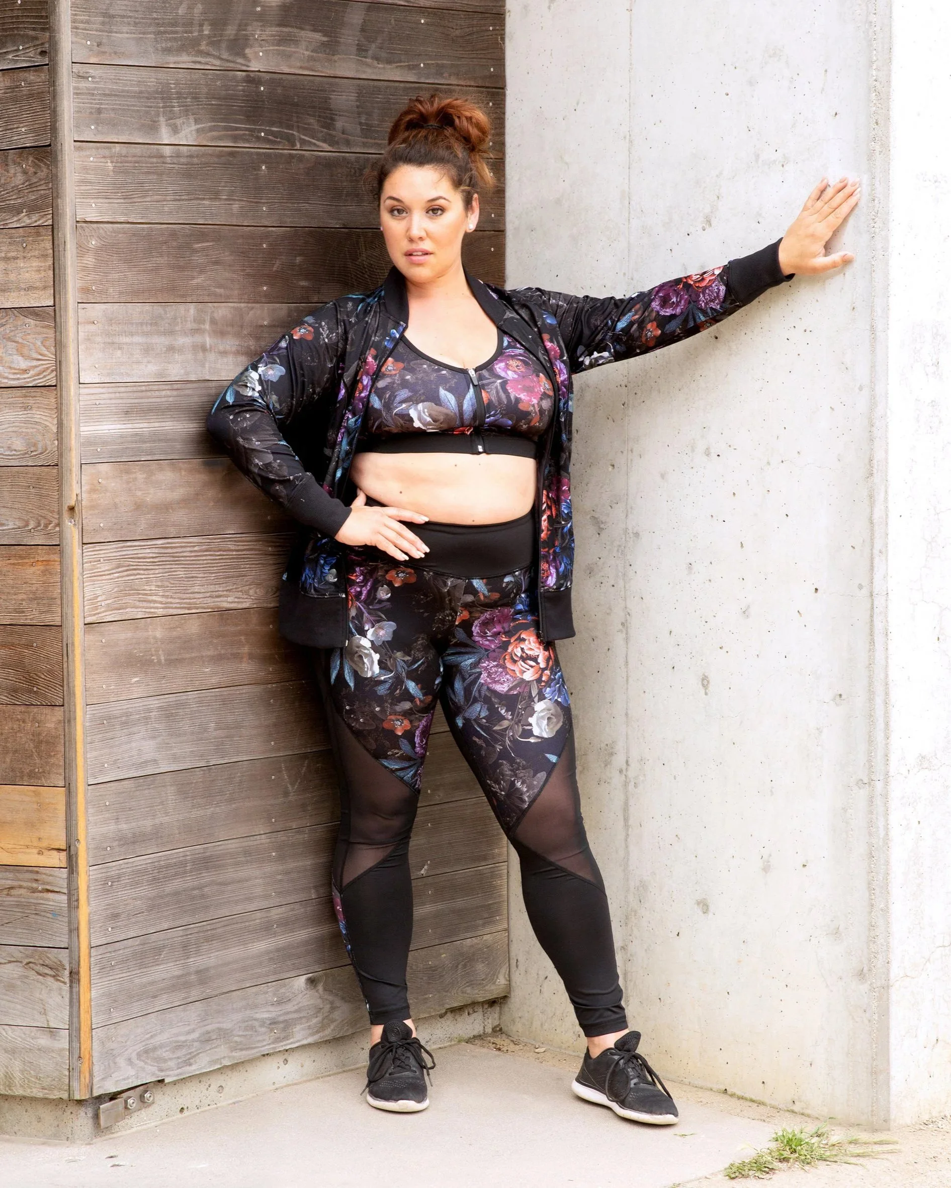 FW19_MIDNIGHT-BLOOMS-OUTFIT-WOOD-WALL.jpg